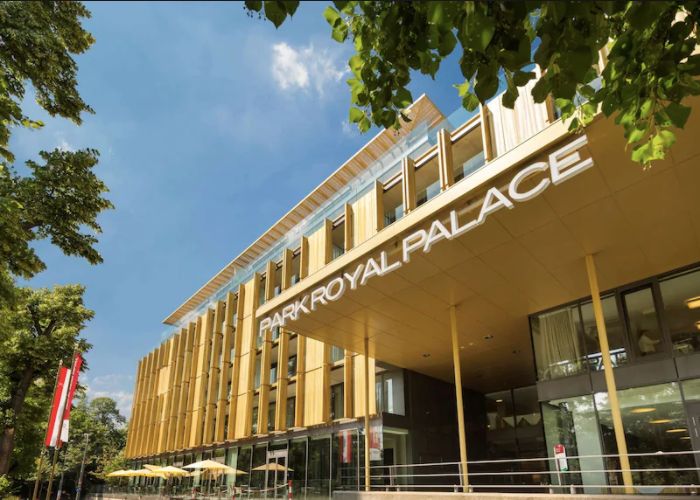 래디슨 블루 로열 호텔