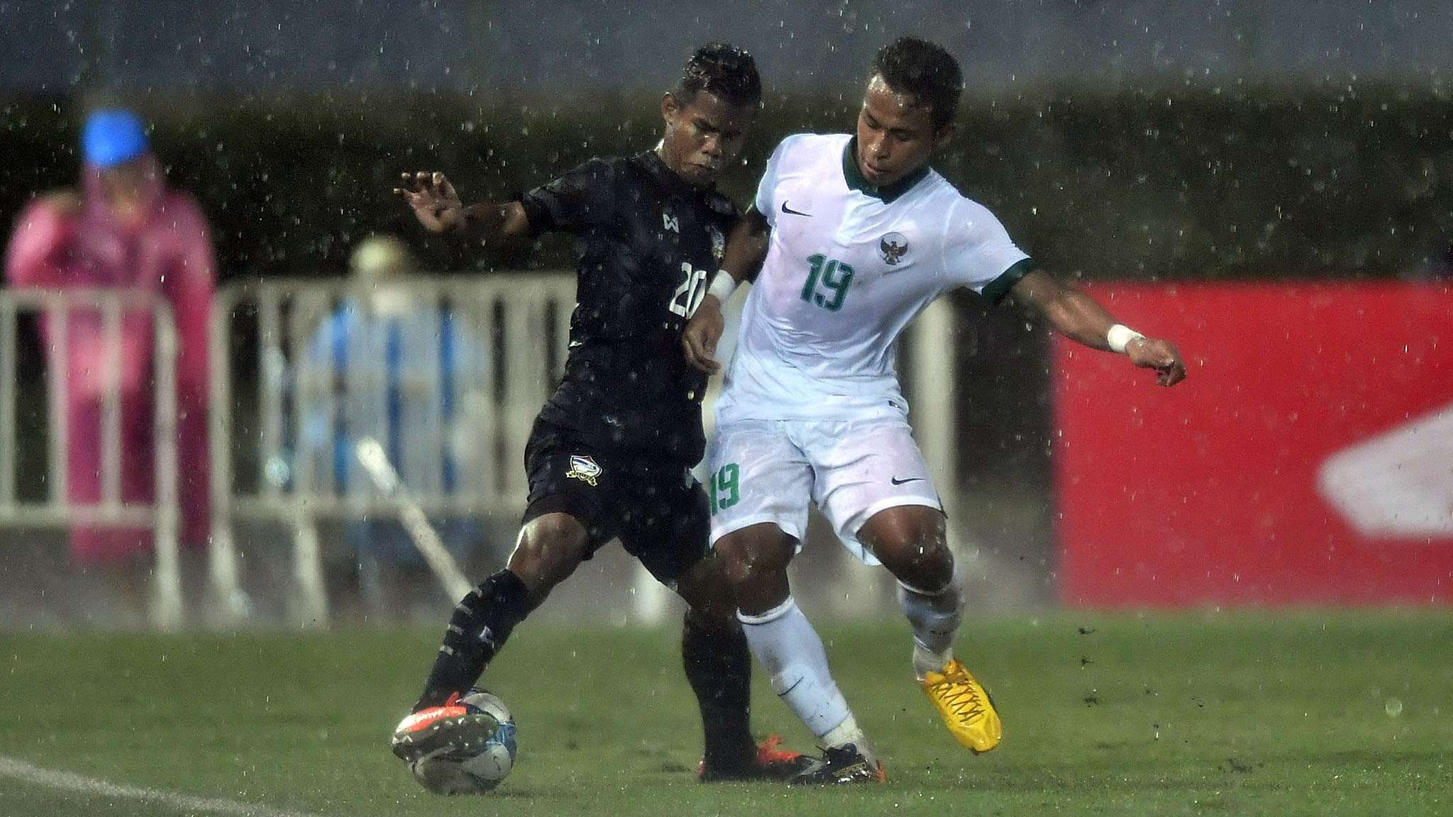 Thailand & Osvaldo Haay - Indonesia