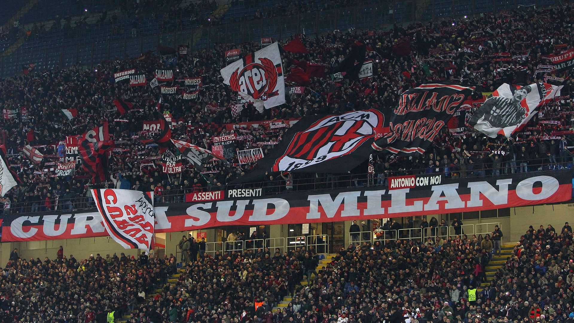 AC Milan fans