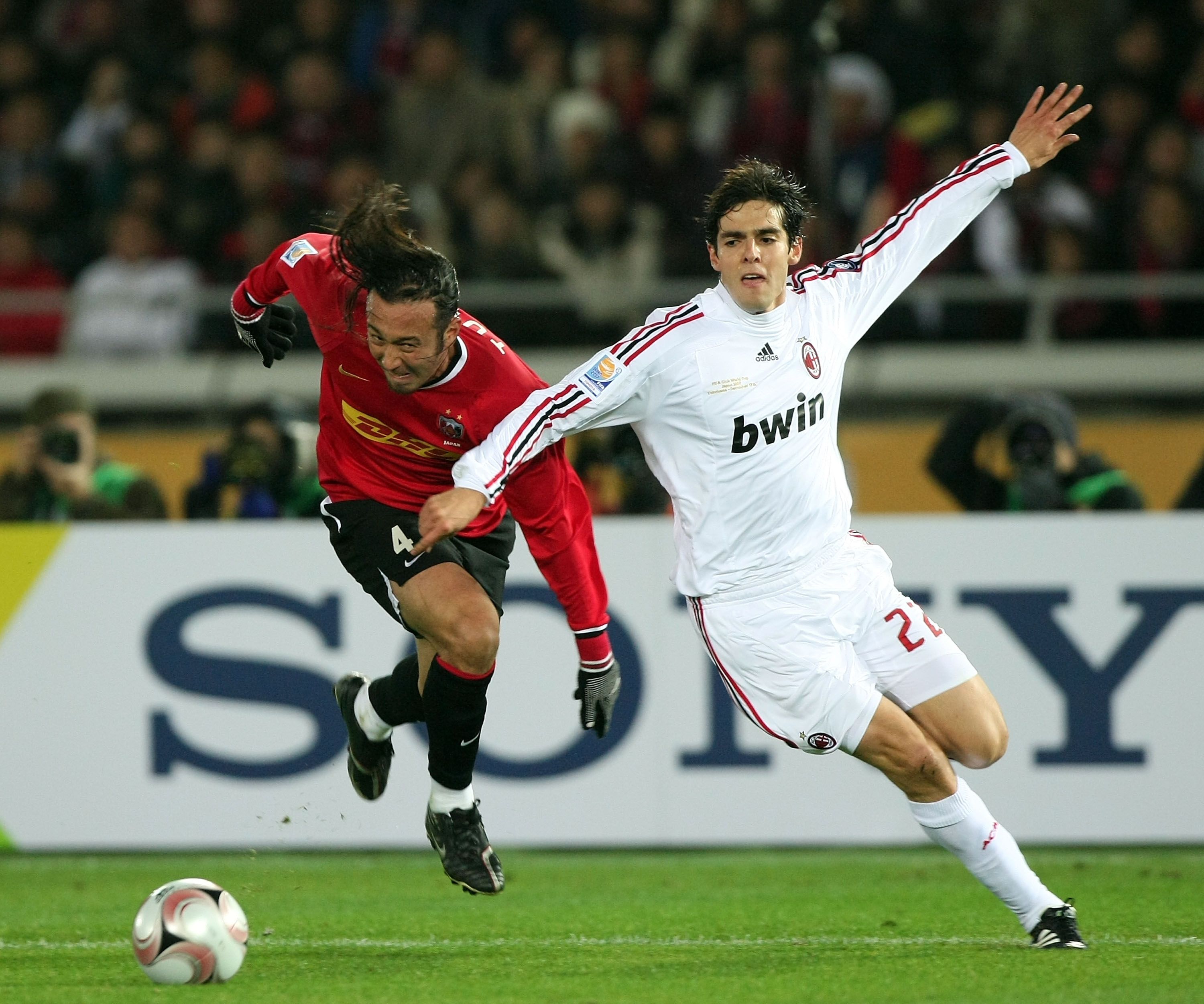 Marcus Tulio Tanaka & Kaká - Urawa Reds v AC Milan 2007