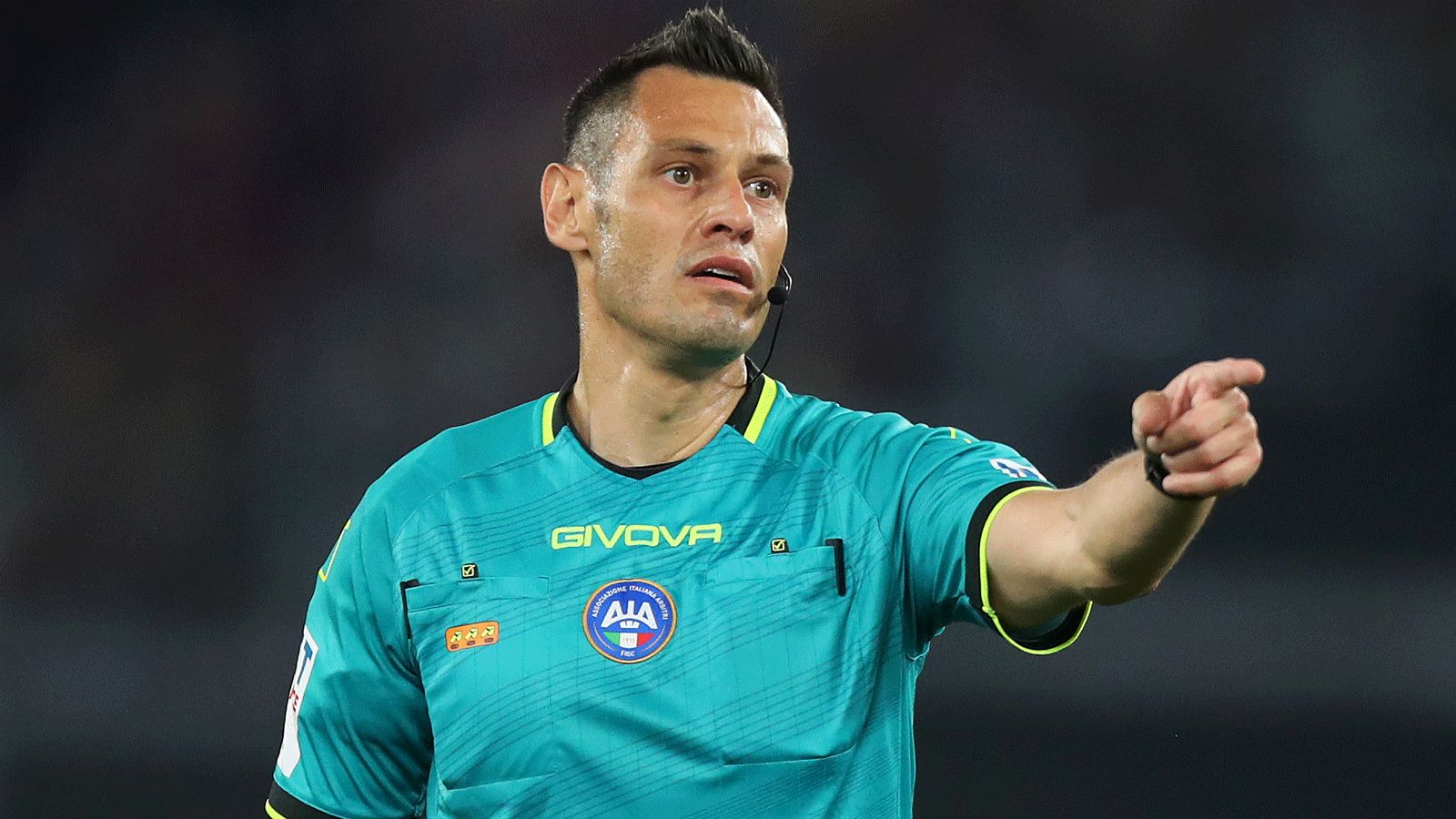 Suspendierung wegen heftigen Fehlentscheidungen in seiner Heimat! Wirbel ...