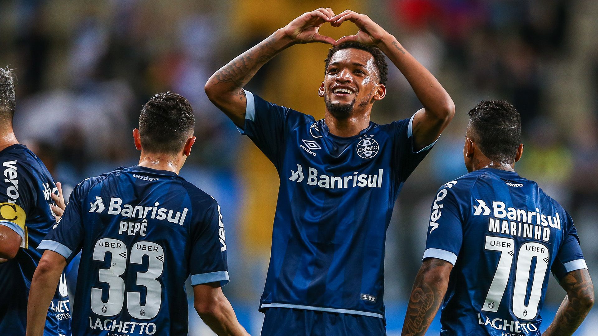 Jailson Marinho Pepe Gremio Vitoria Brasileirao Serie A 12082018