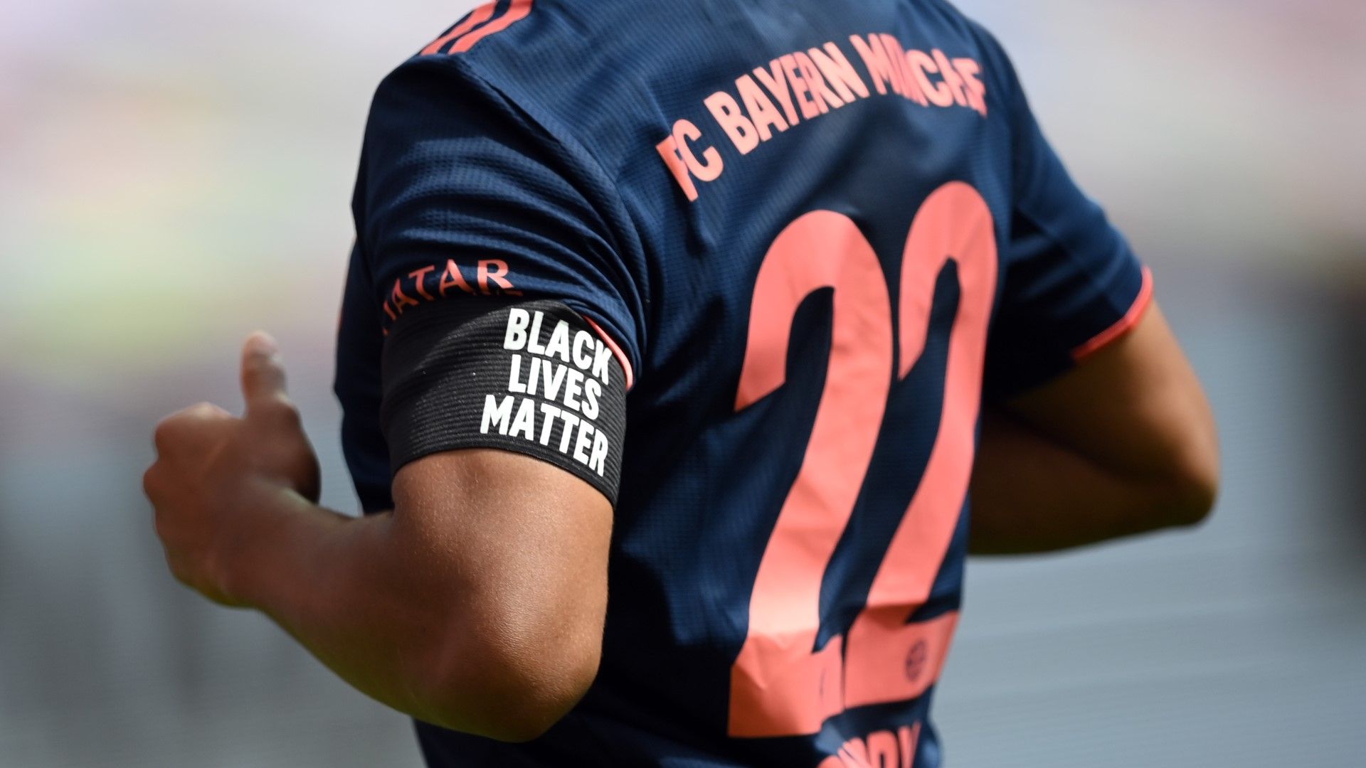 Serge Gnabry FC Bayern Black Lives Matter 2020