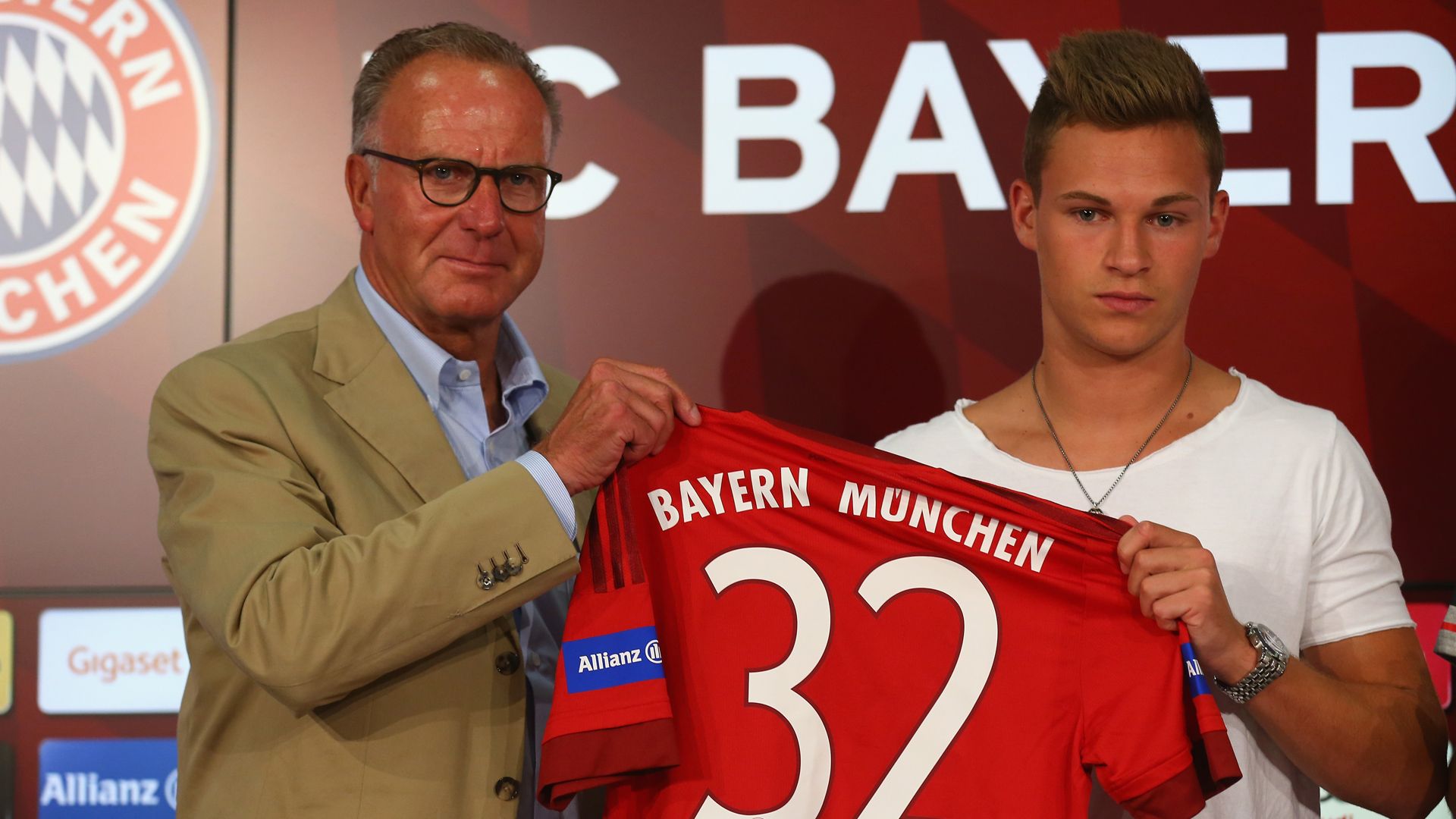 Joshua Kimmich Teampresentation Bayern München 07112015