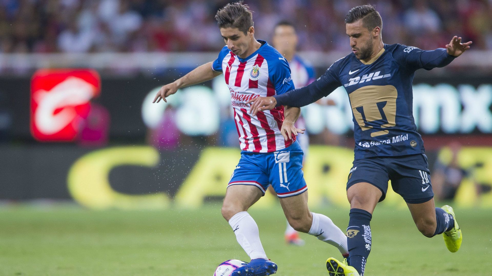 Andrés Iniestra Isaac Brizuela Chivas Pumas Apertura 2019