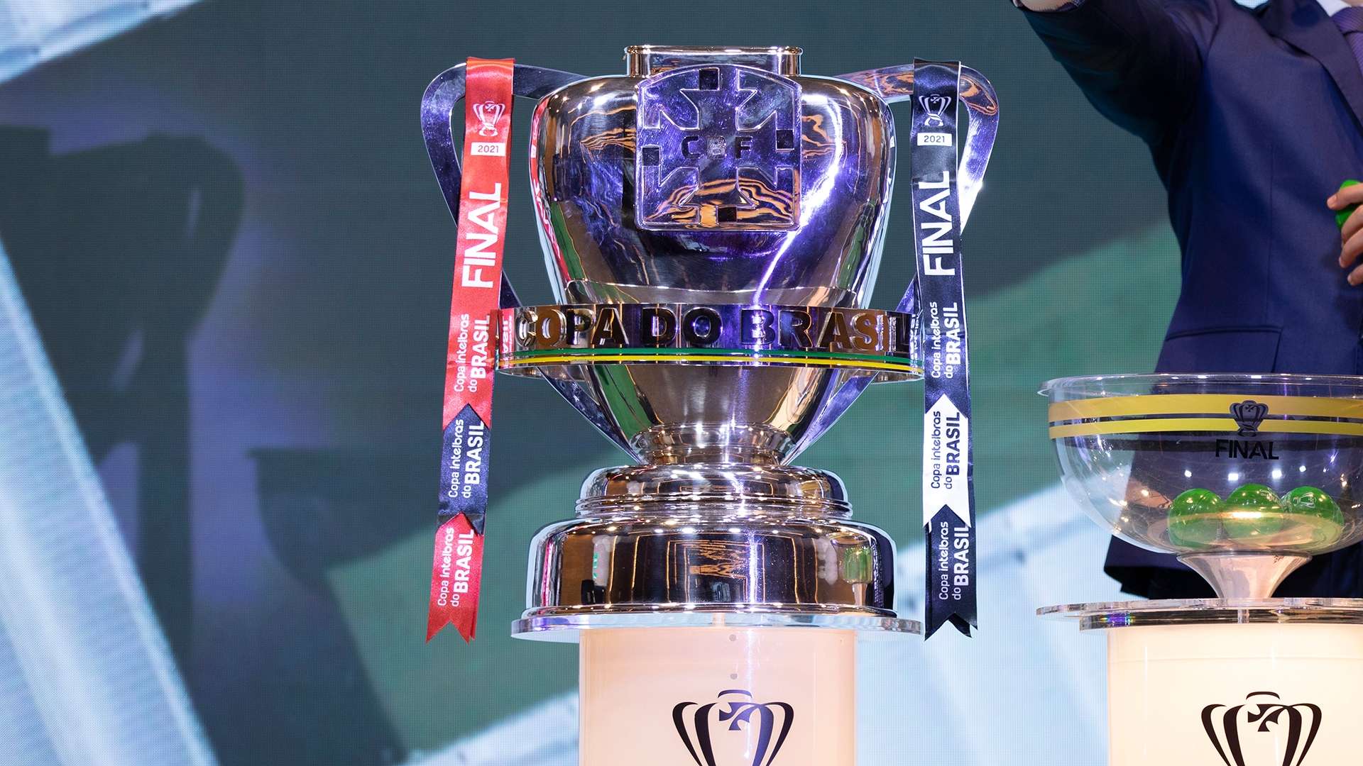 Taça da Copa do Brasil, troféu