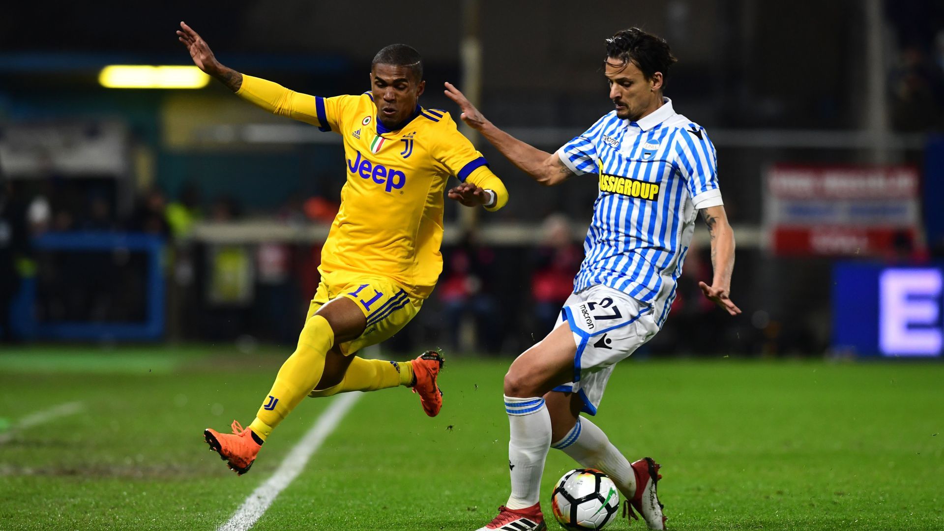 Douglas Costa Felipe Dal Bello SPAL Juventus Serie A
