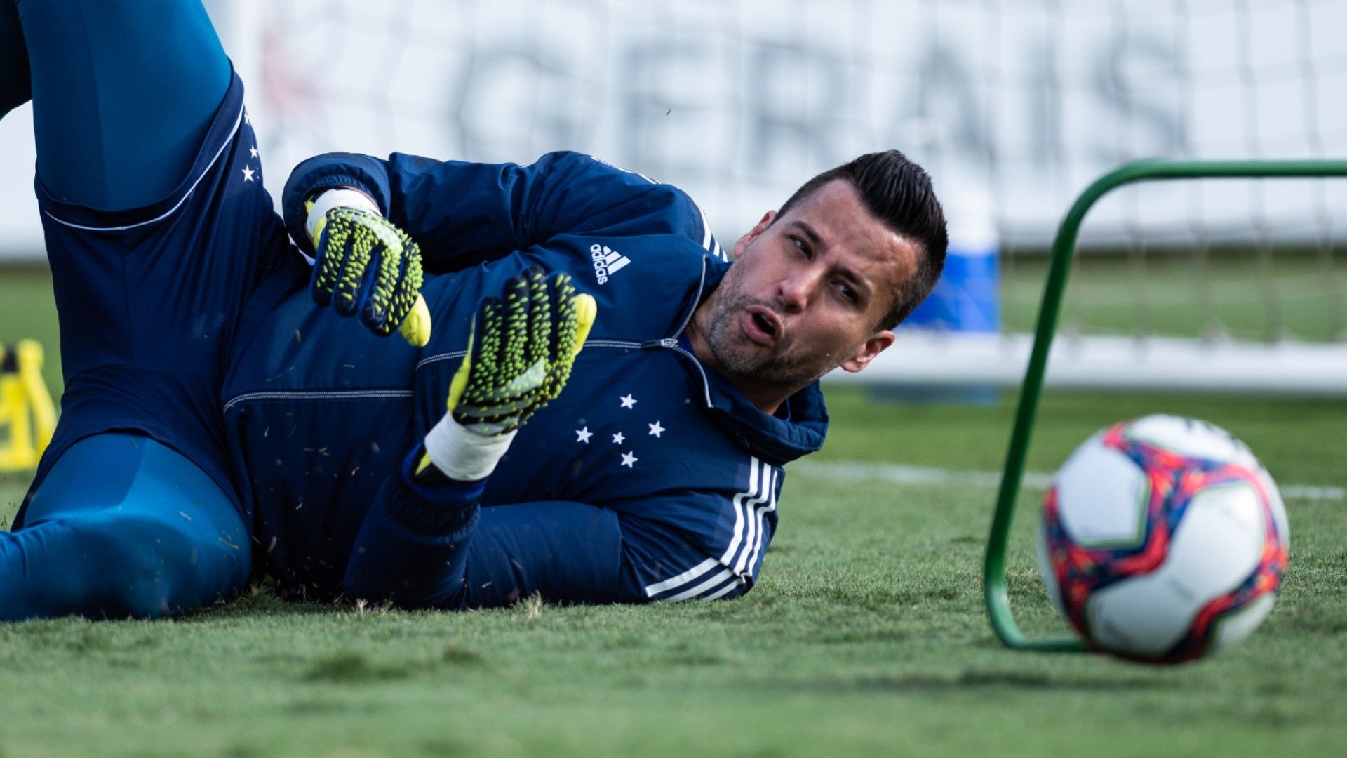 Fábio treina pelo Cruzeiro 2021