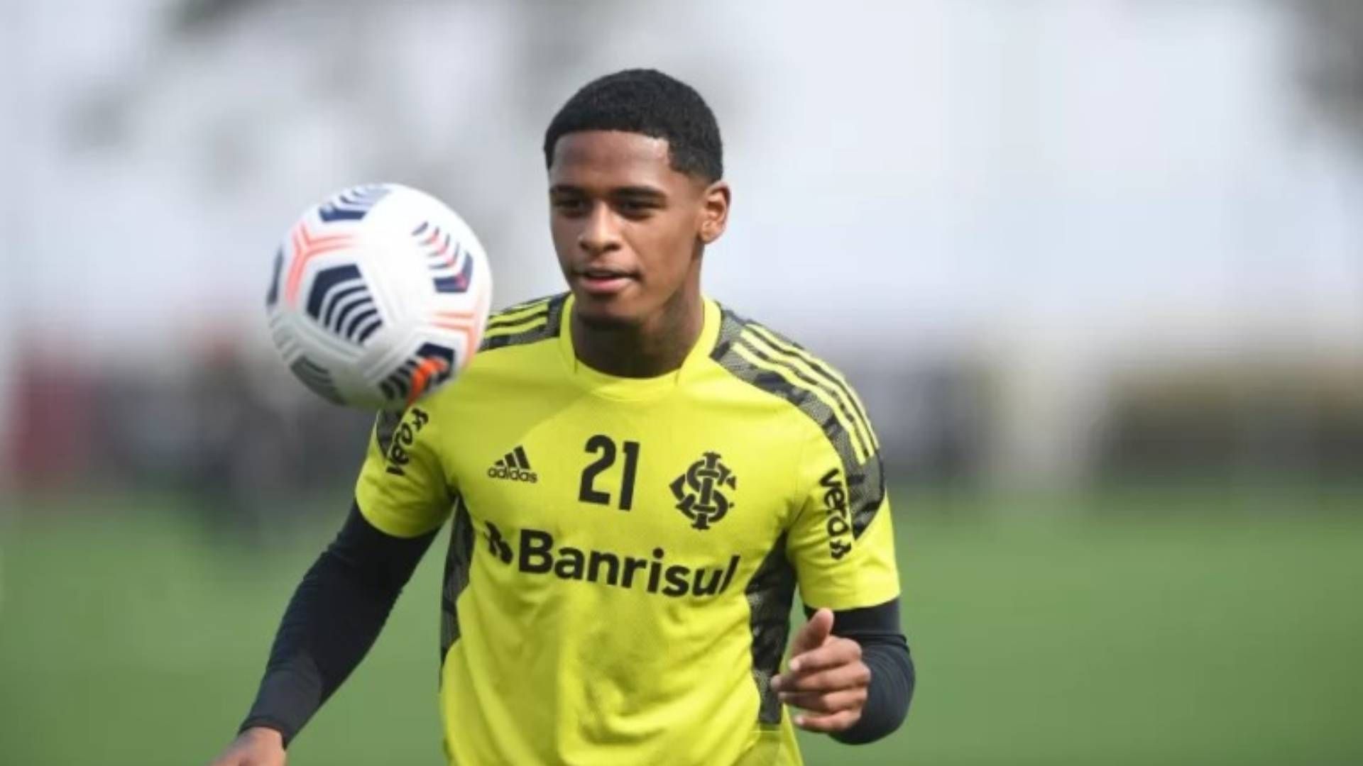 Vinícius Mello deve ser negociado pelo Internacional