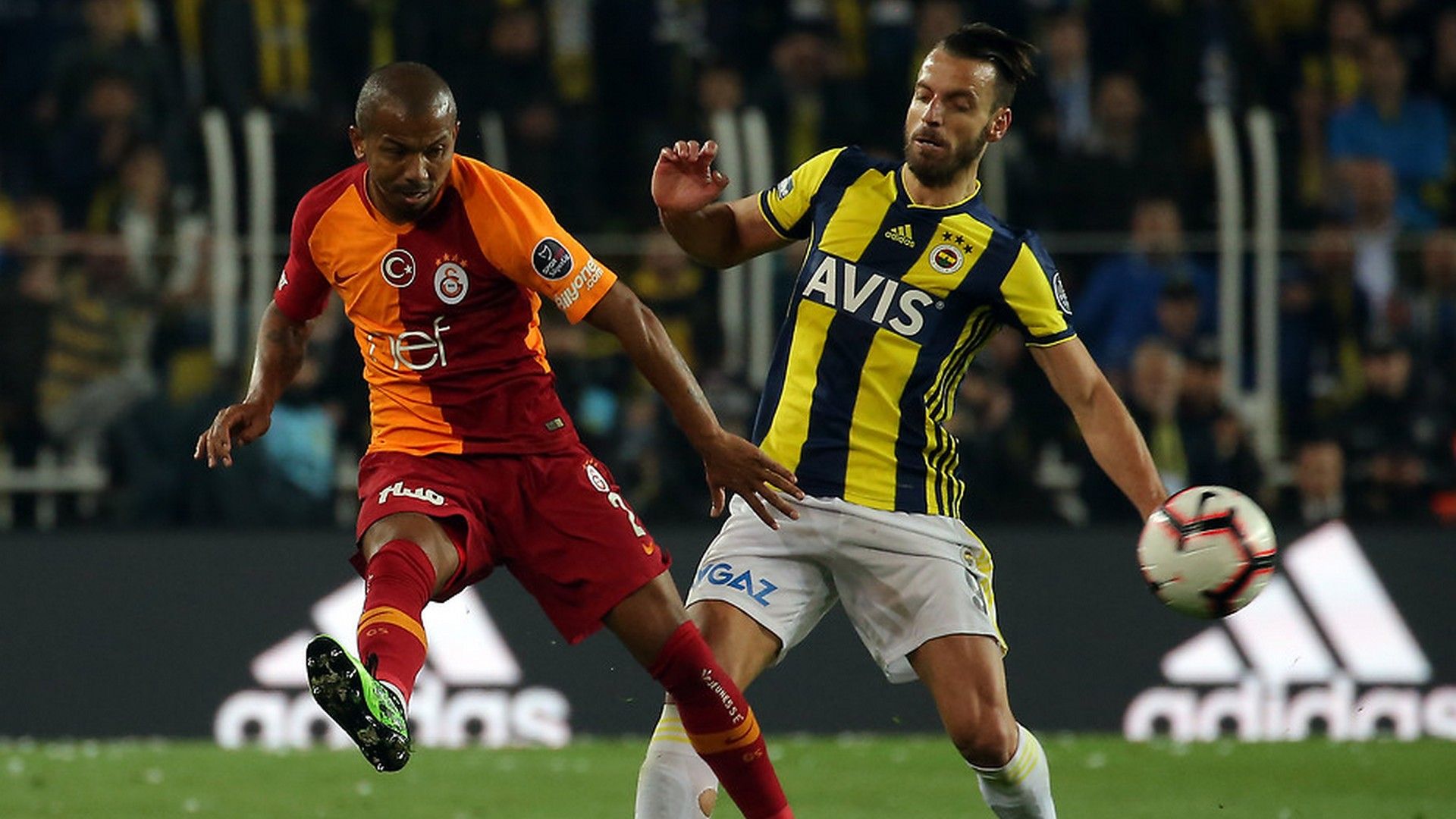 Mariano Roberto Soldado Fenerbahce Galatasaray STSL