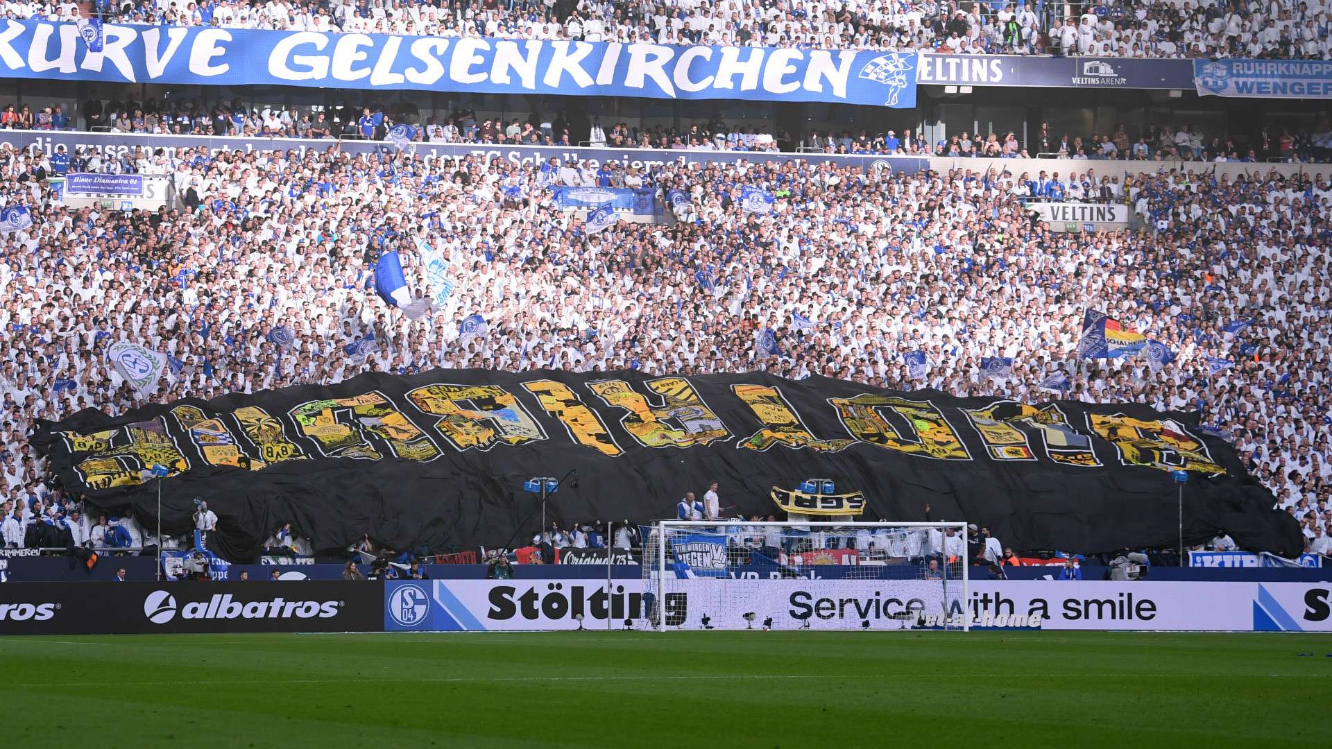 Schalke 04 fans Borussia Dortmund 2019