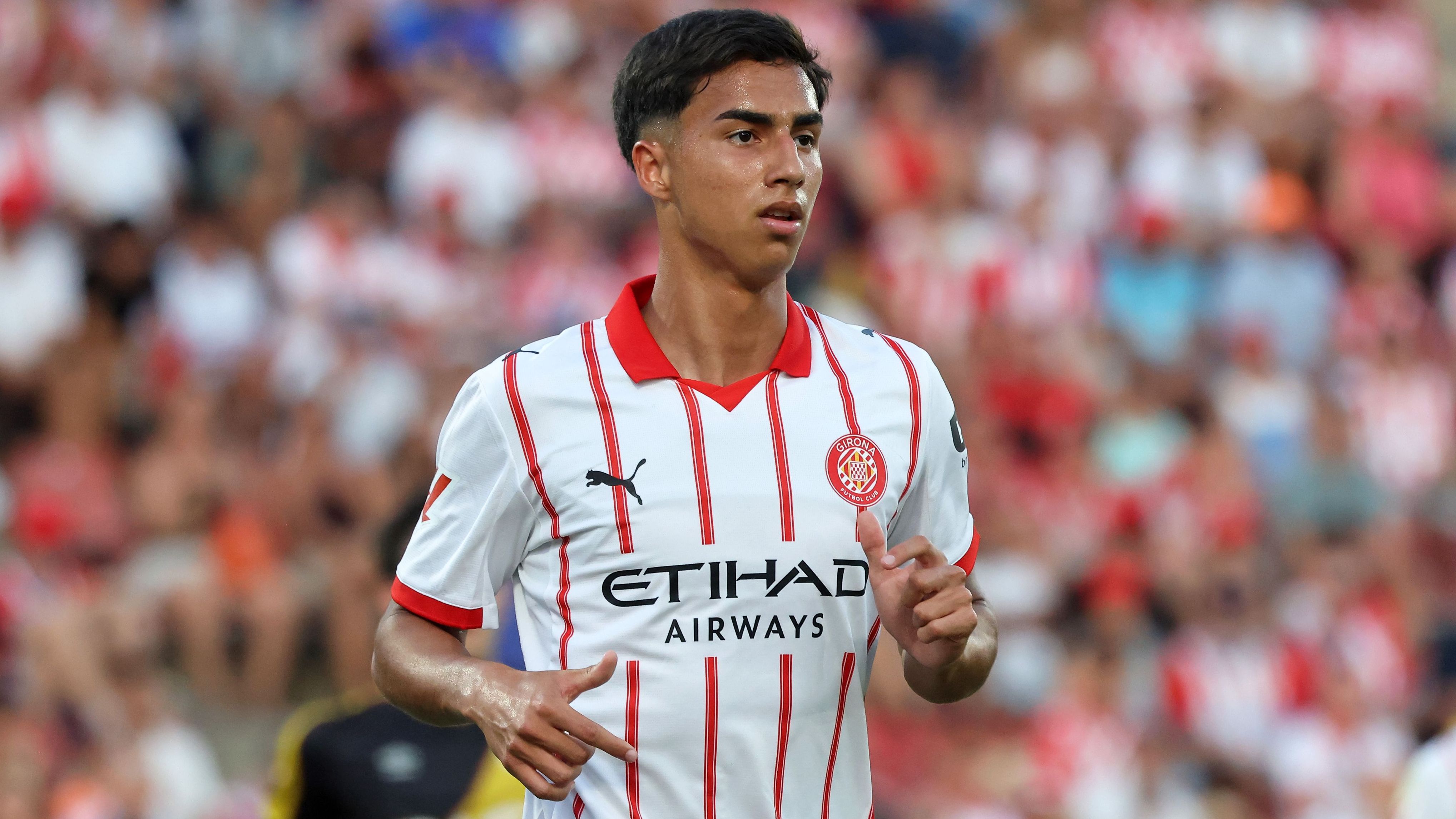 Vitor Reis Girona Man City 2025-26