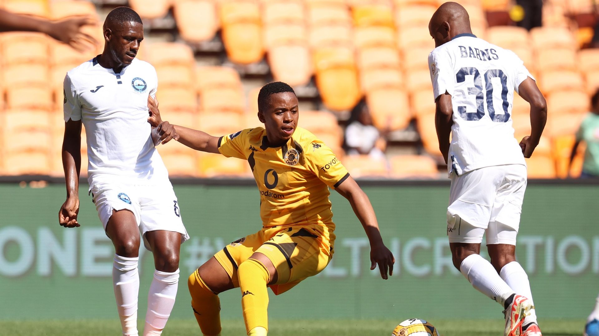 Nkosingiphile Ngcobo of Kaizer Chiefs and Abel Mabaso and Sanele Barns of Richards Bay 