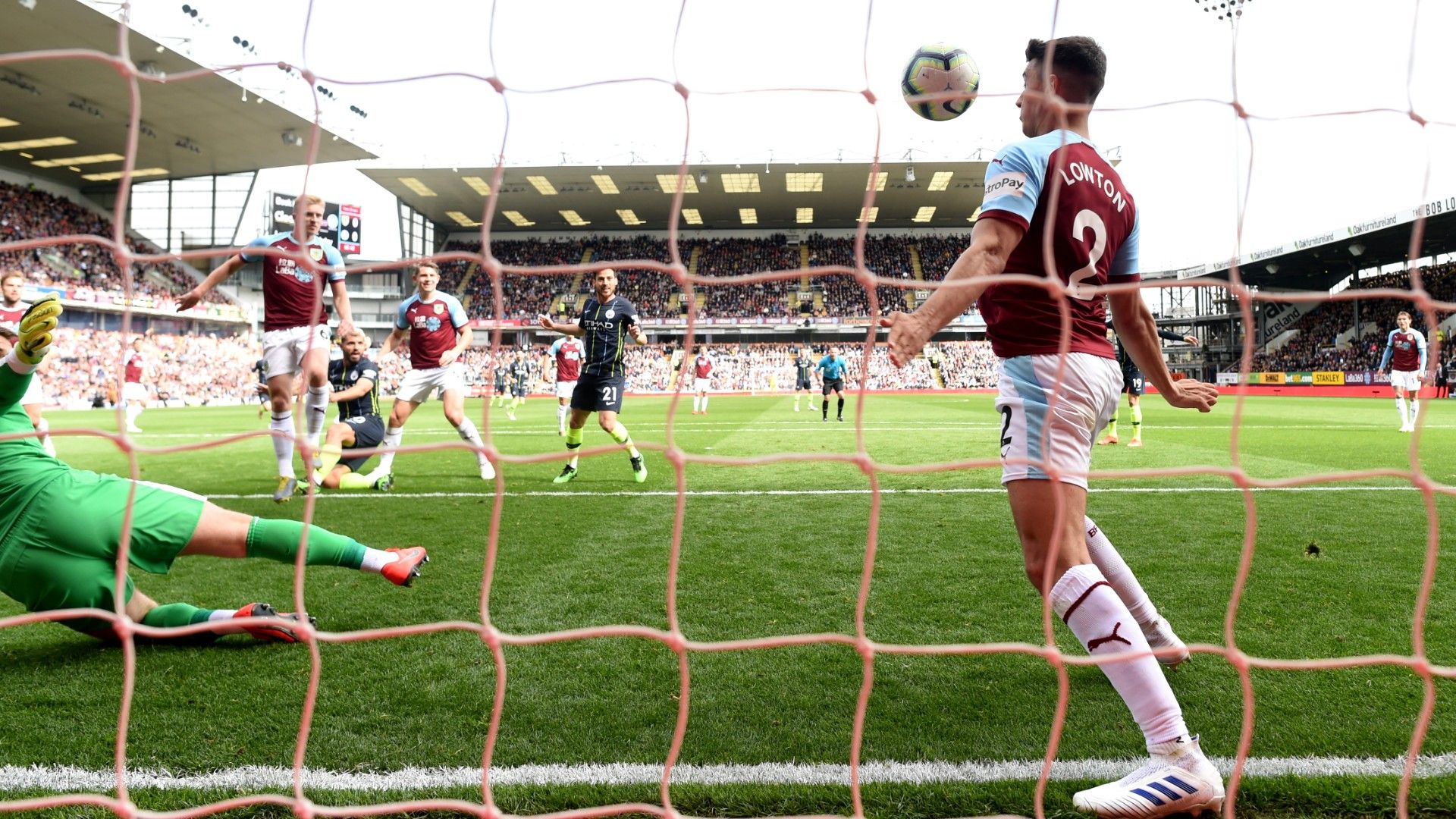 manchester city burnley aguero lowton line 2019 premier league