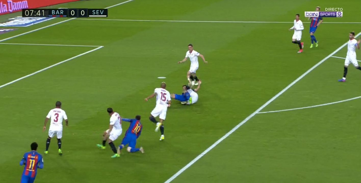 BODY ONLY Luis Suarez