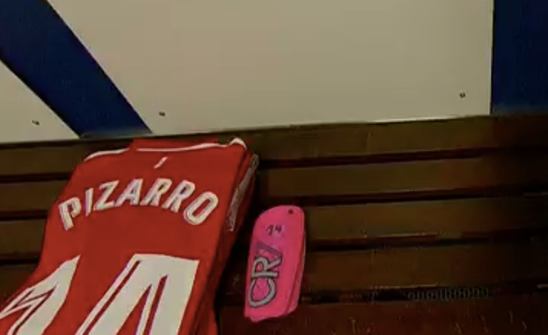 Guido Pizarro espinilleras Cristiano Ronaldo