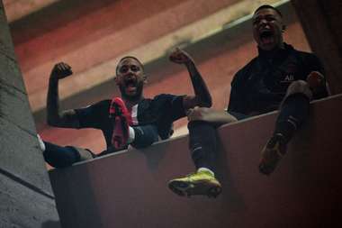 PSG players and fans celebrate