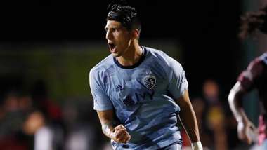 Alan Pulido Sporting Kansas City MLS