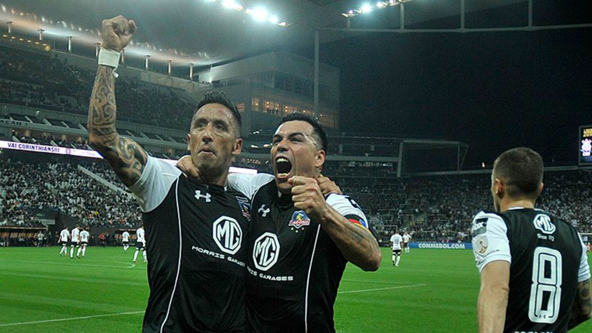 Lucas Barrios - Esteban Paredes