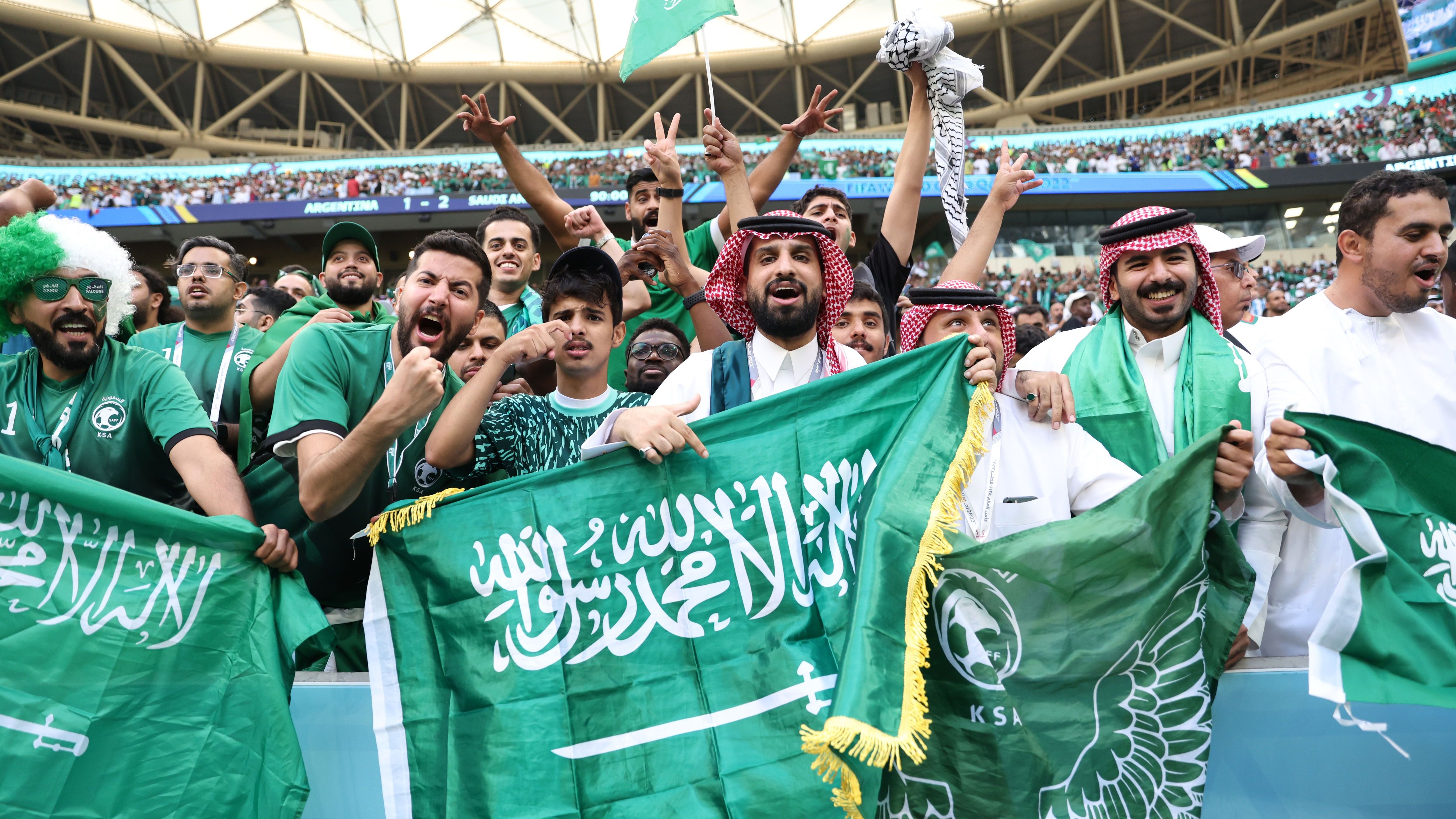 Saudi Arabia fans (embed only)