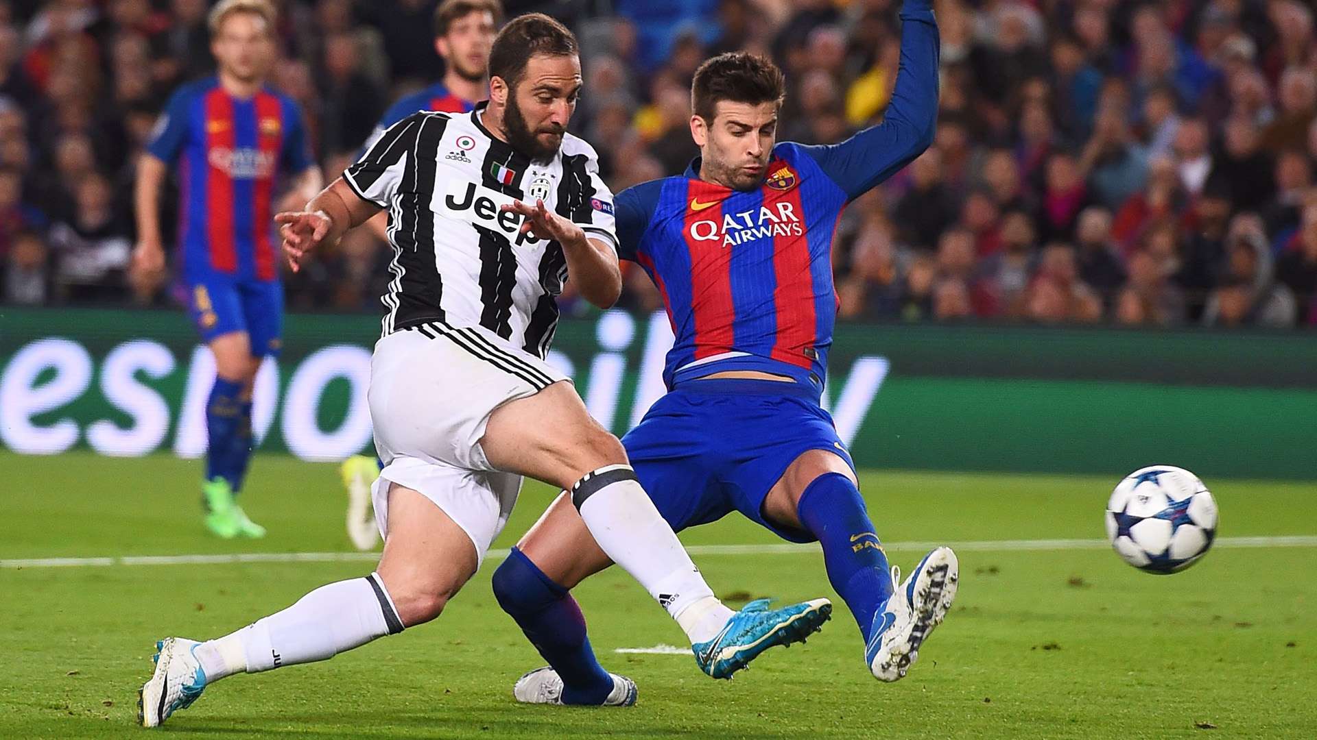 Gonzalo Higuain Barcelona Juventus Champions League
