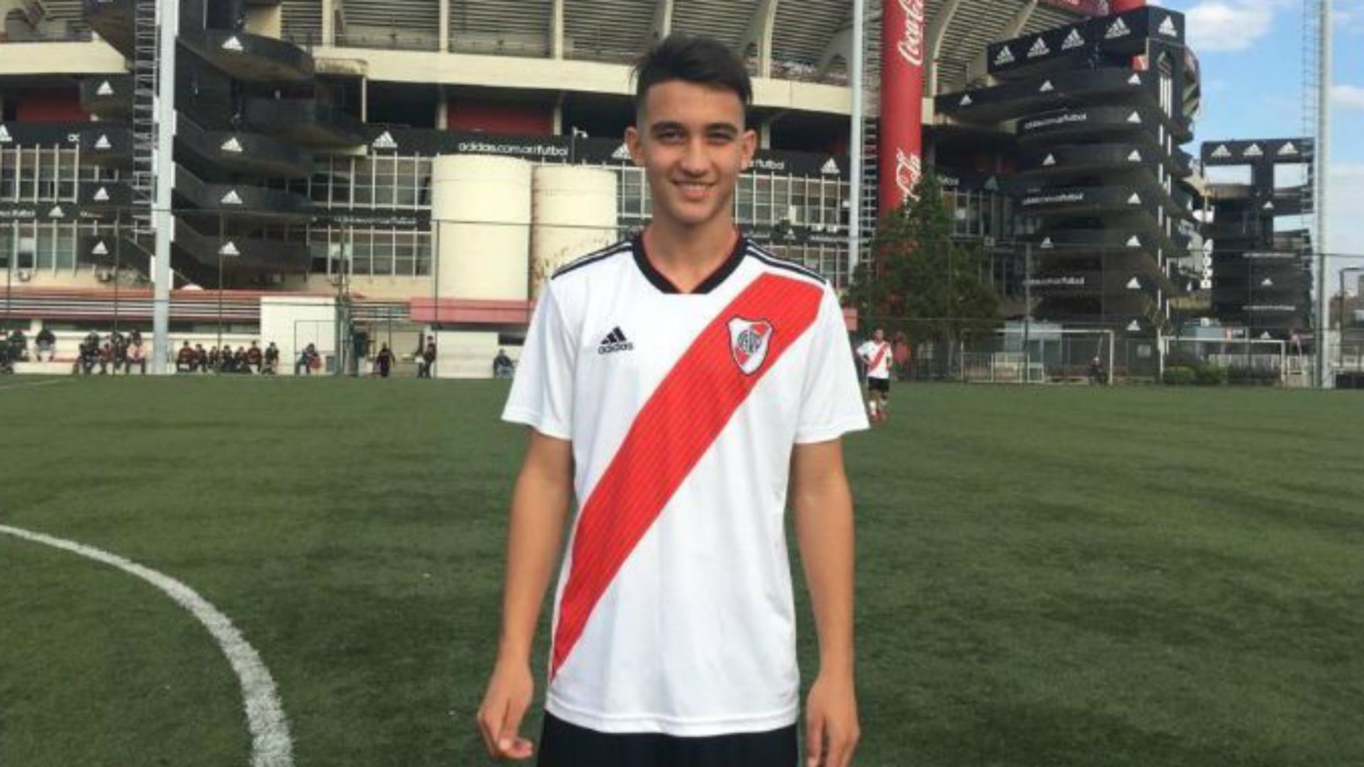 Tiago Geralnik River Plate inferiores