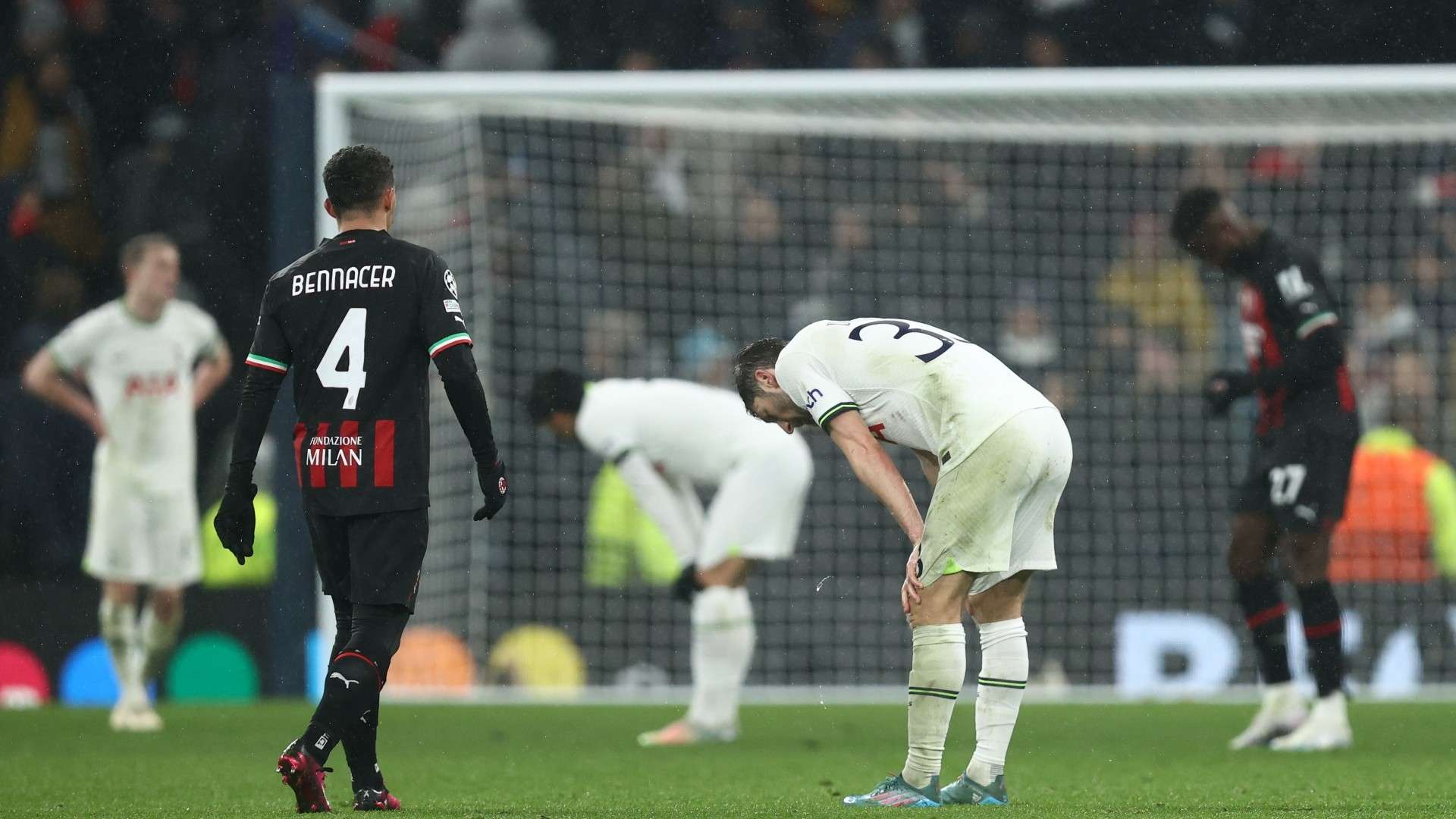 Tottenham players dejected vs Milan 2022-23
