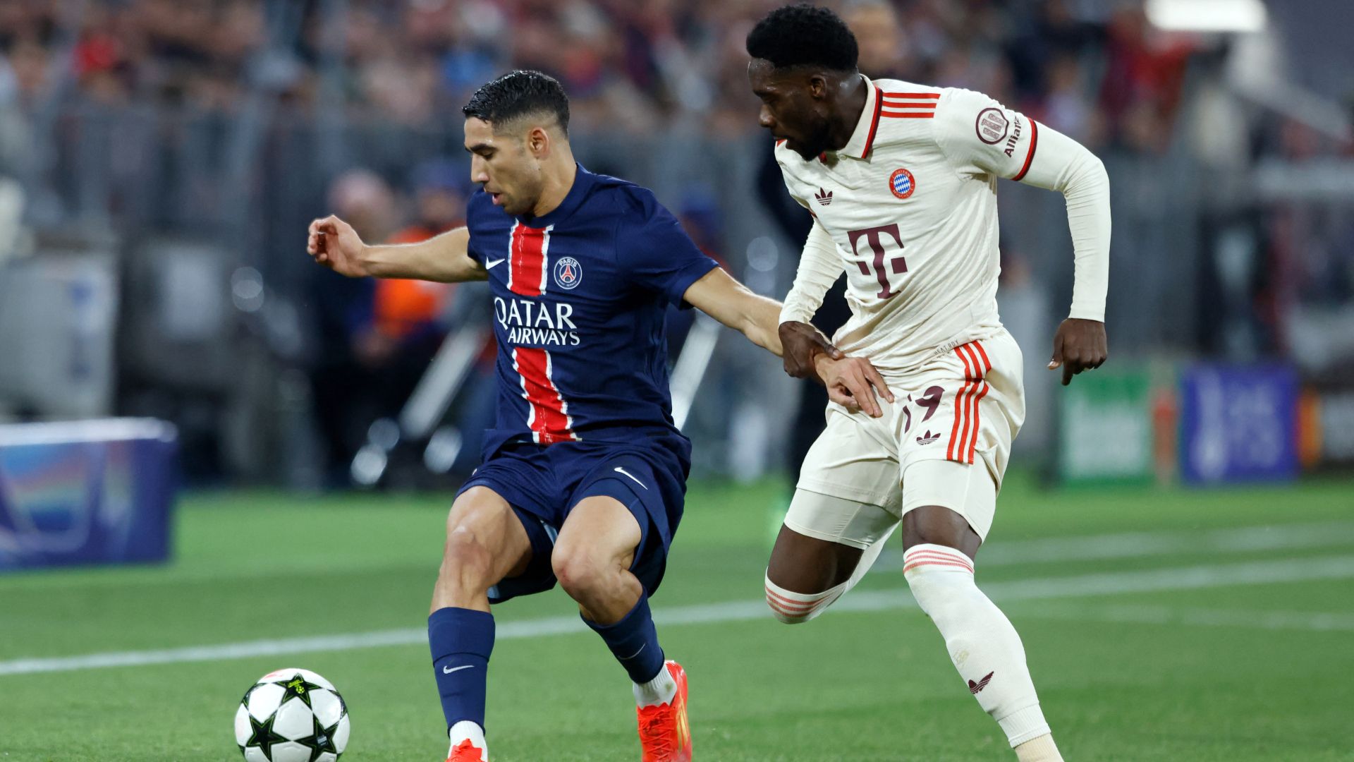 Achraf Hakimi Bayern PSG Champions League 26112024