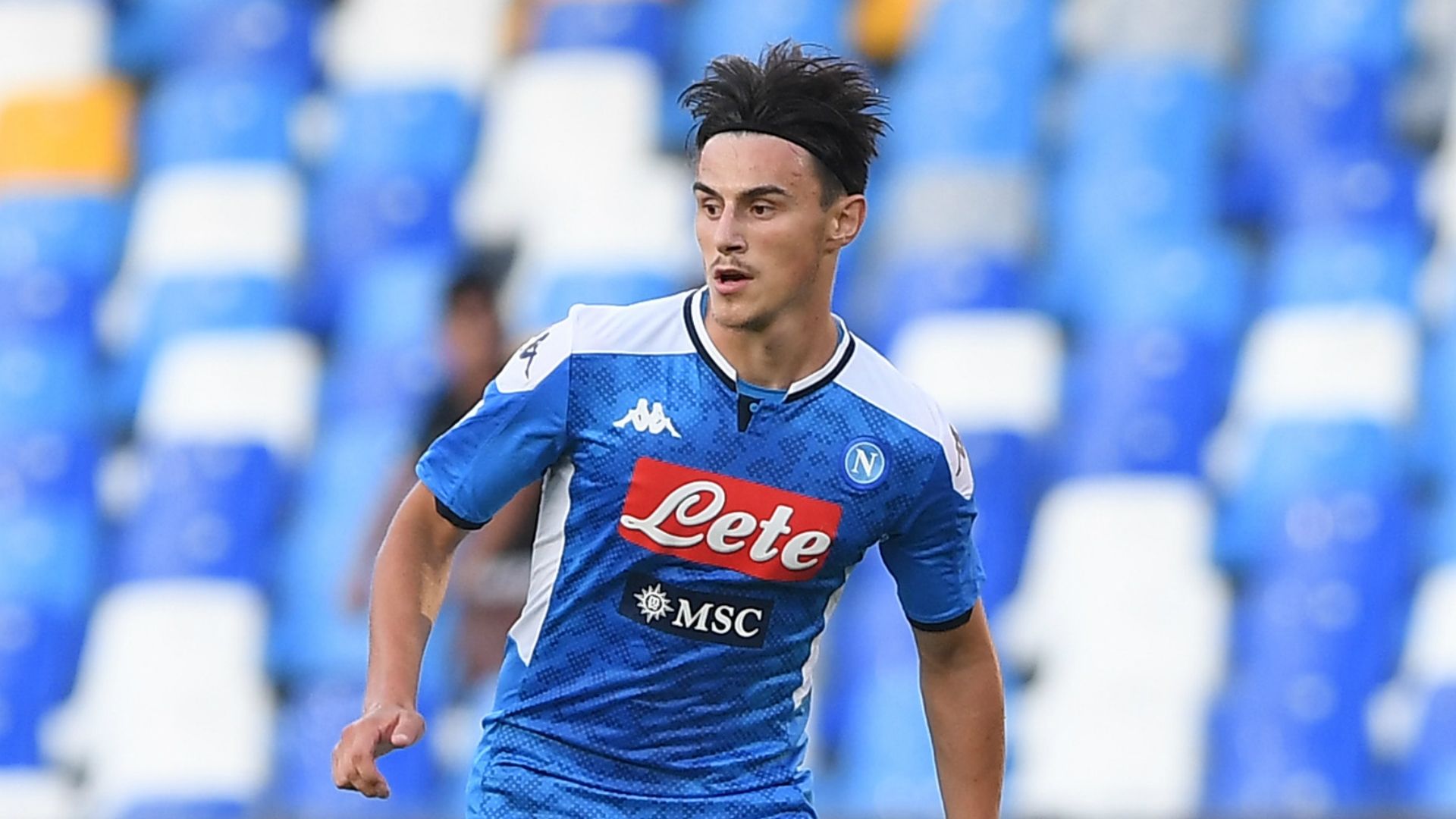 Eljif Elmas resmen geri döndü!