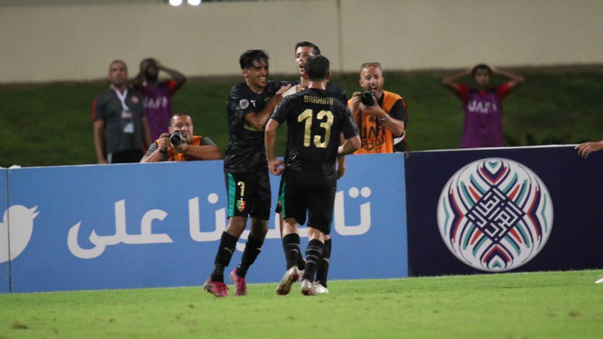 مولودية الجزائر يحتفل أمام ظفار العماني في كأس محمد السادس