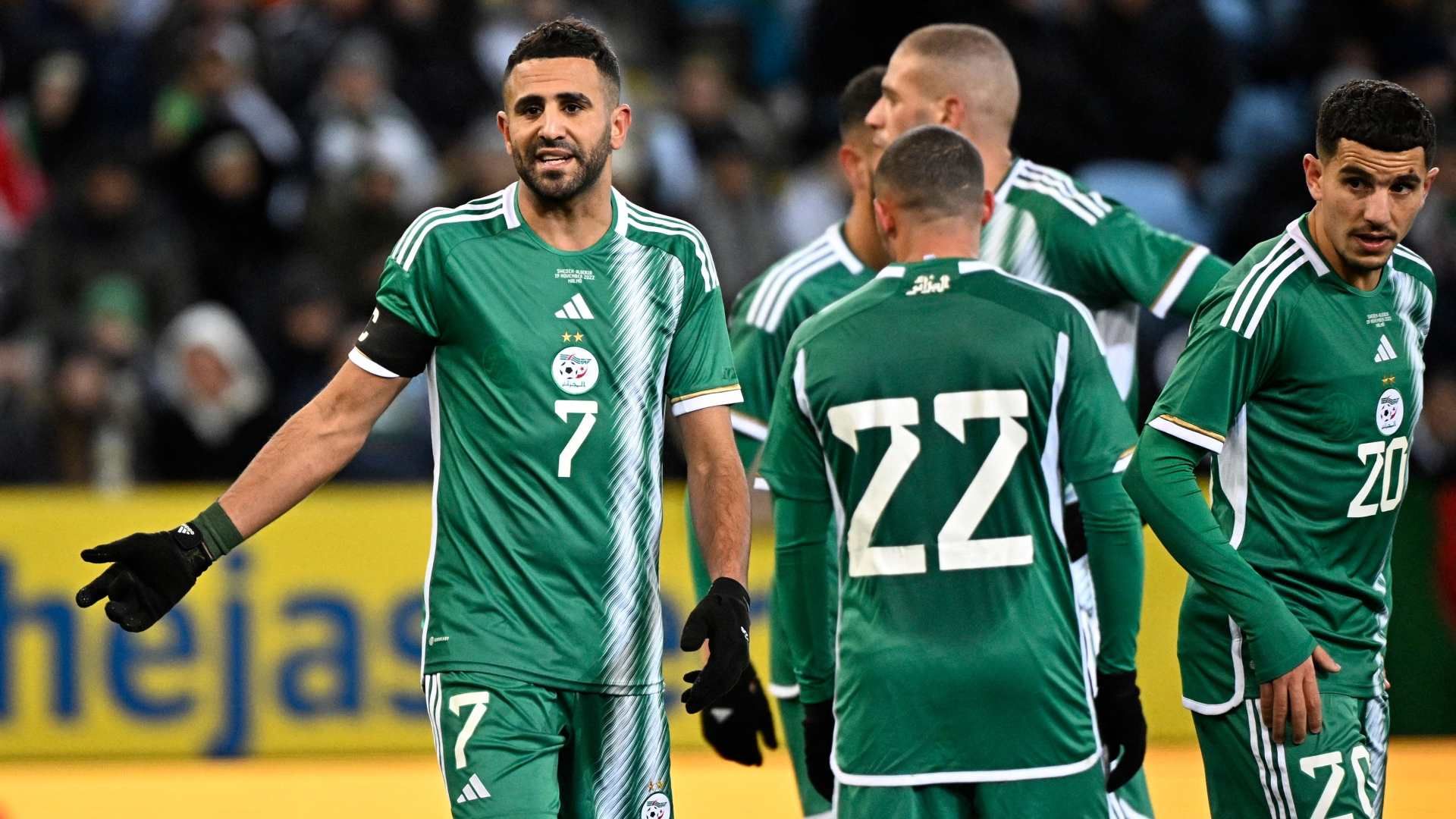 2022アルジェリア代表マフレズさん マフレズが誹謗中傷に反応「スマホとPCを持たせるべきではない