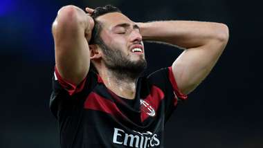 Hakan Calhanoglu Arsenal Milan