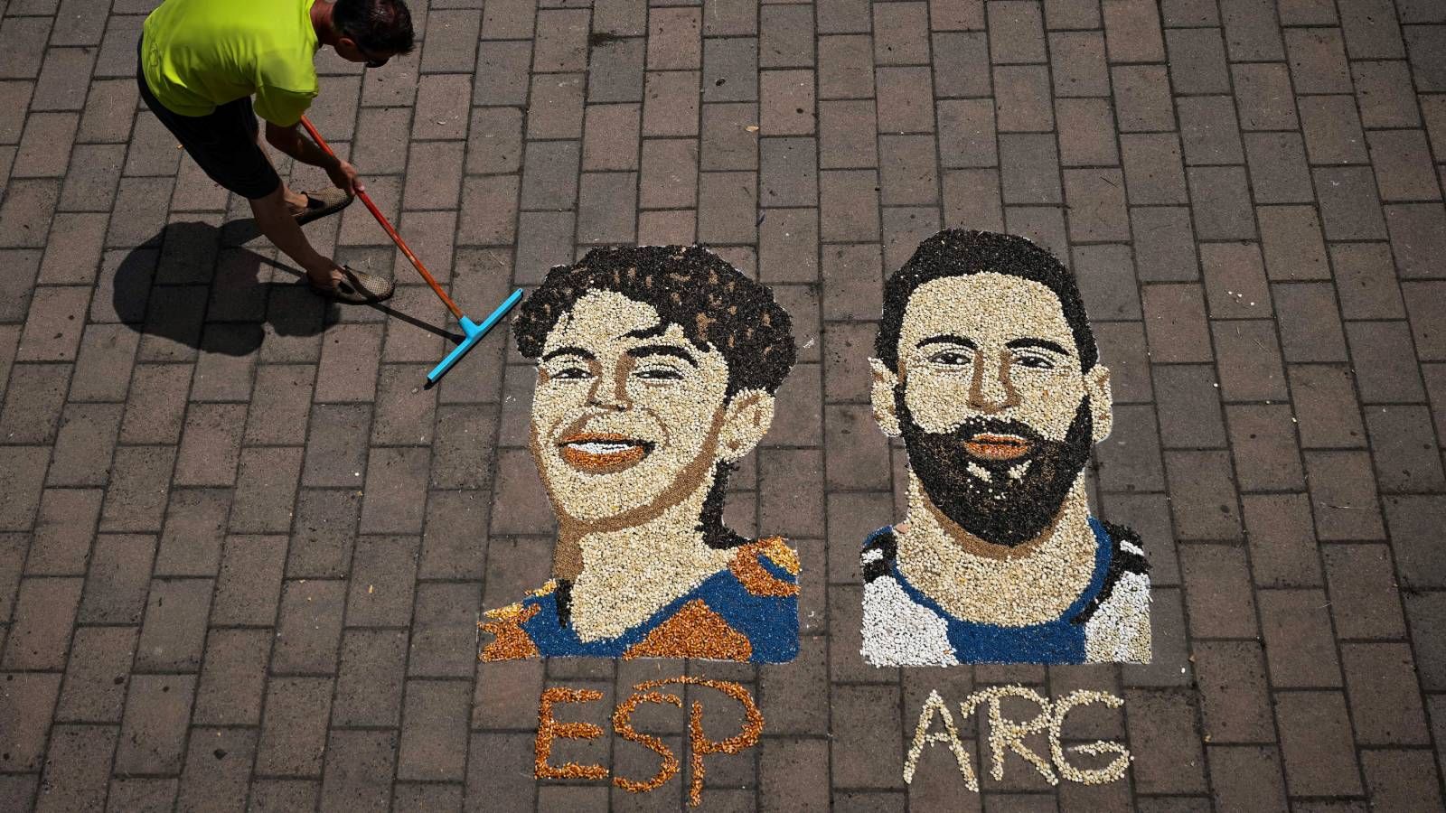 Lamine Yamal & Lionel Messi