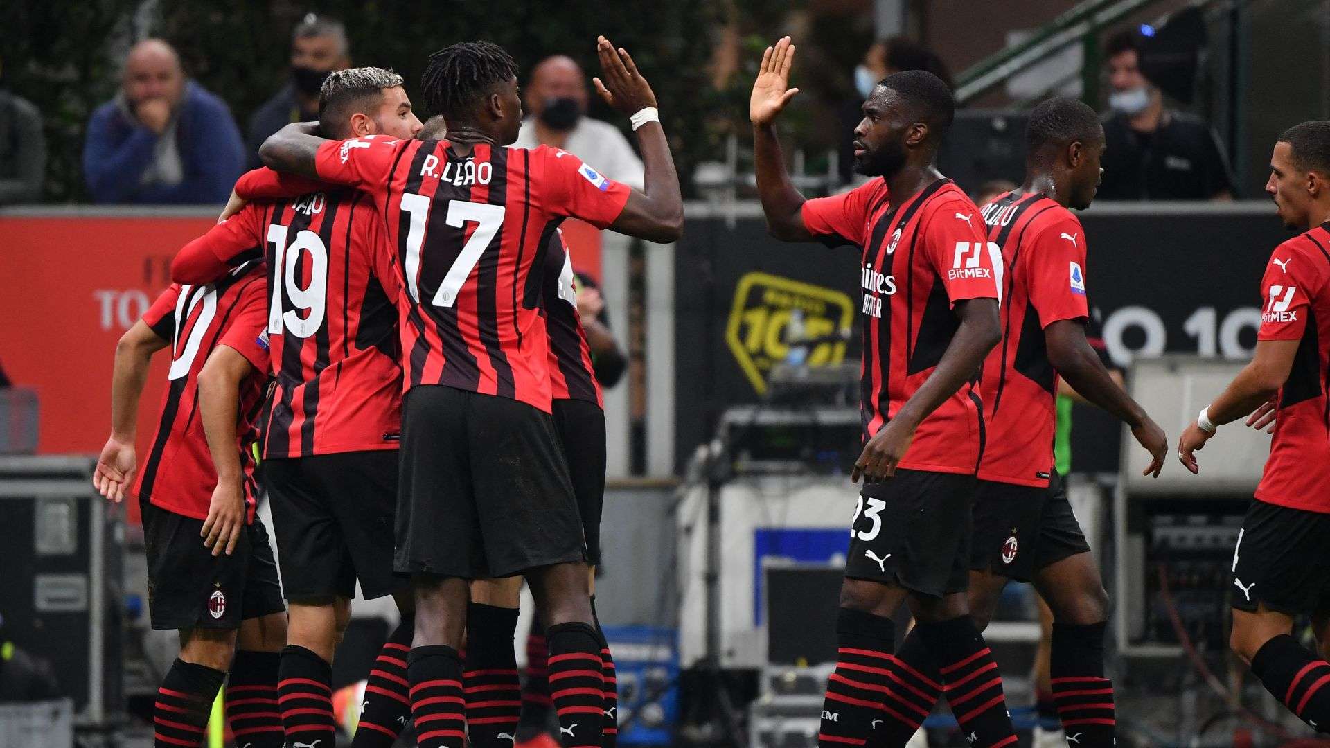 Milan players celebrating Milan Venezia Serie A
