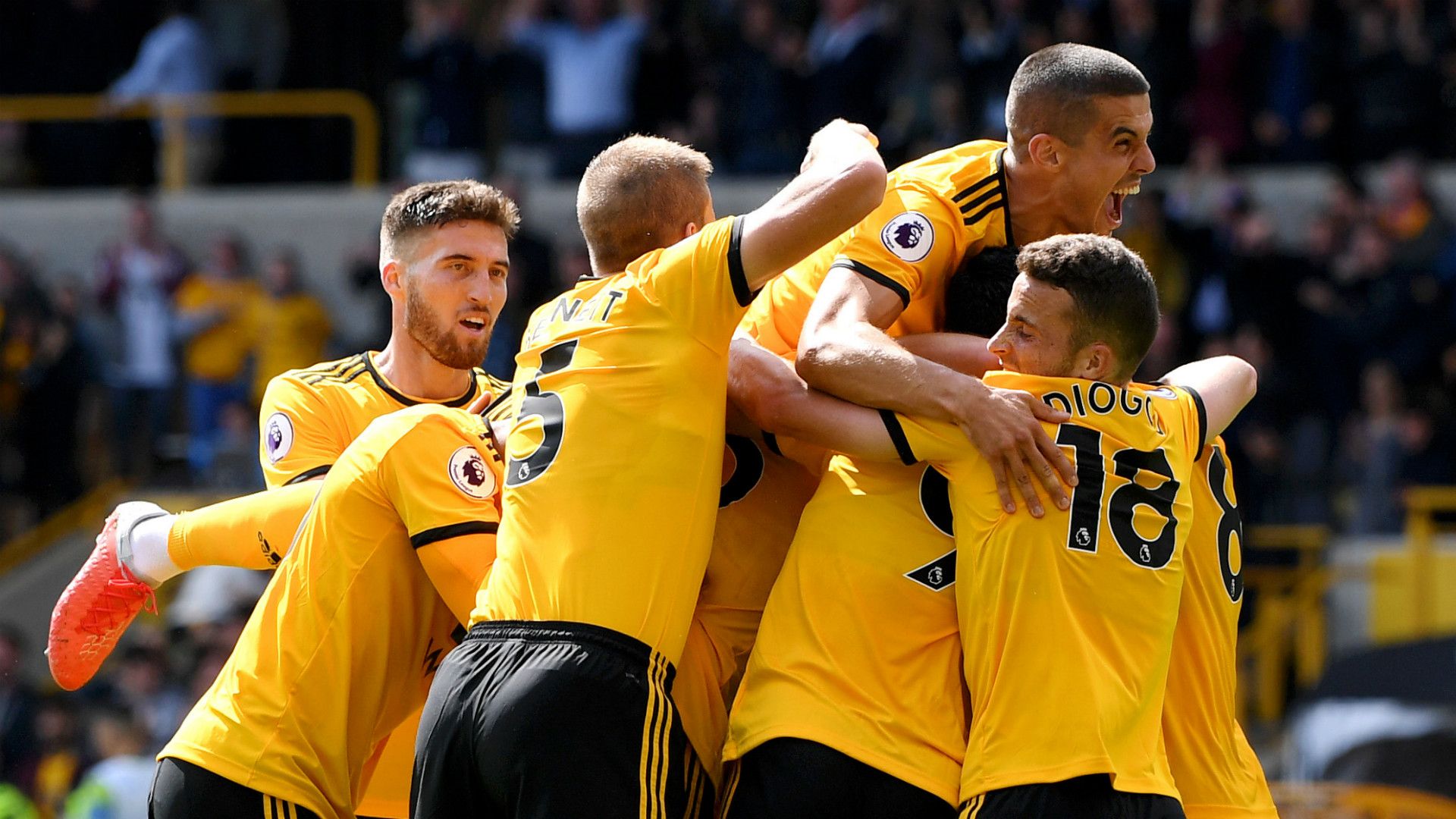 Wolves celebrate 2018-19