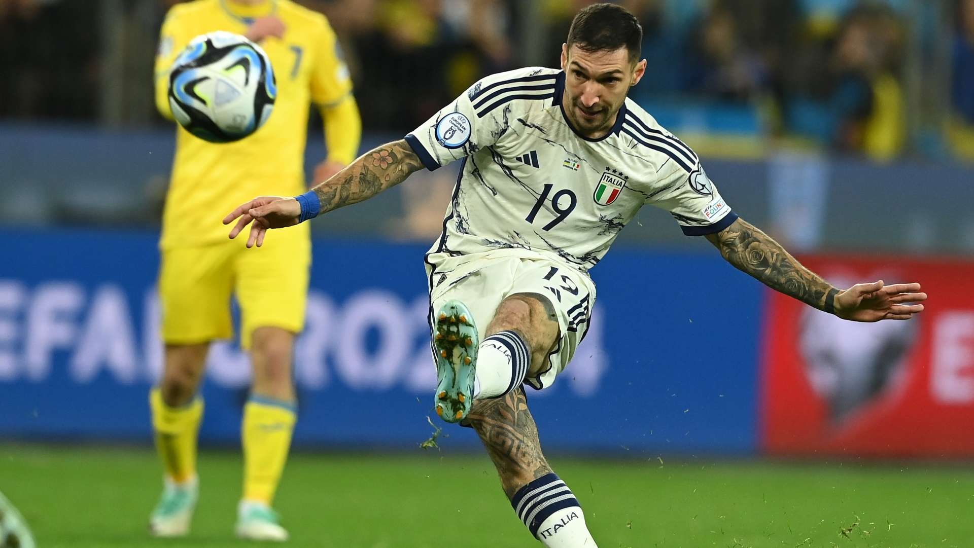 Matteo Politano Ukraine Italy 20112023