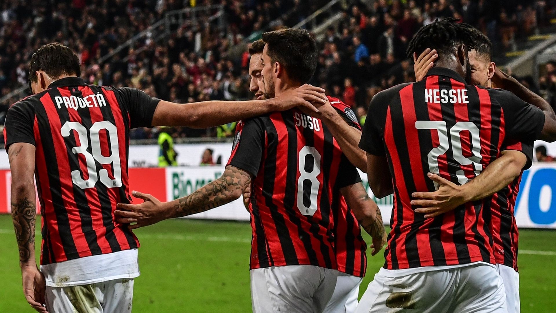 AC Milan celebrate Suso goal vs Bologna 2019