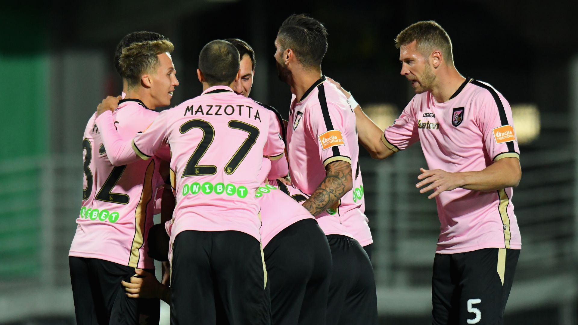 Palermo players celebrating Carpi Palermo Serie B