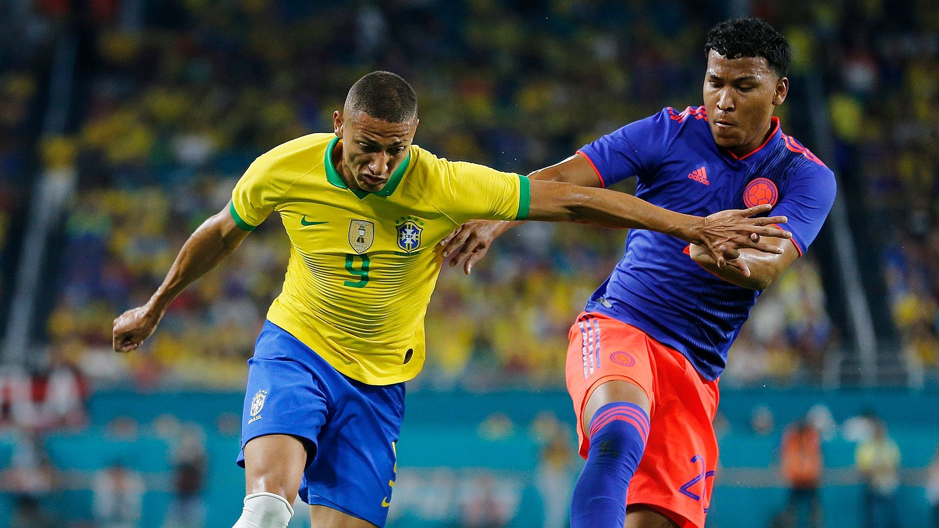 Richarlison Roger Martinez Brasil Colombia Amistoso 06092019