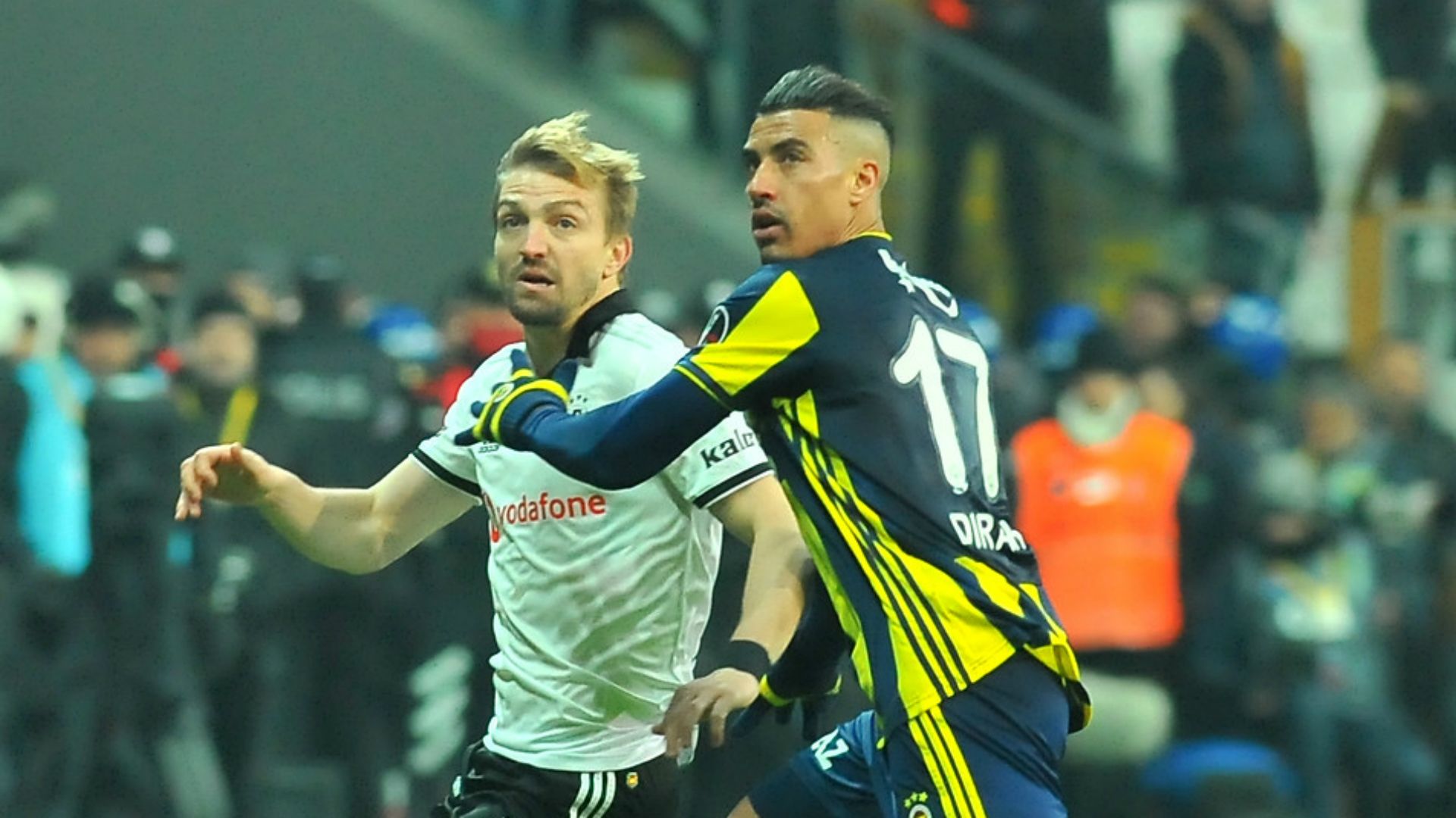 Caner Erkin Nabil Dirar Besiktas Fenerbahce 2018 2019