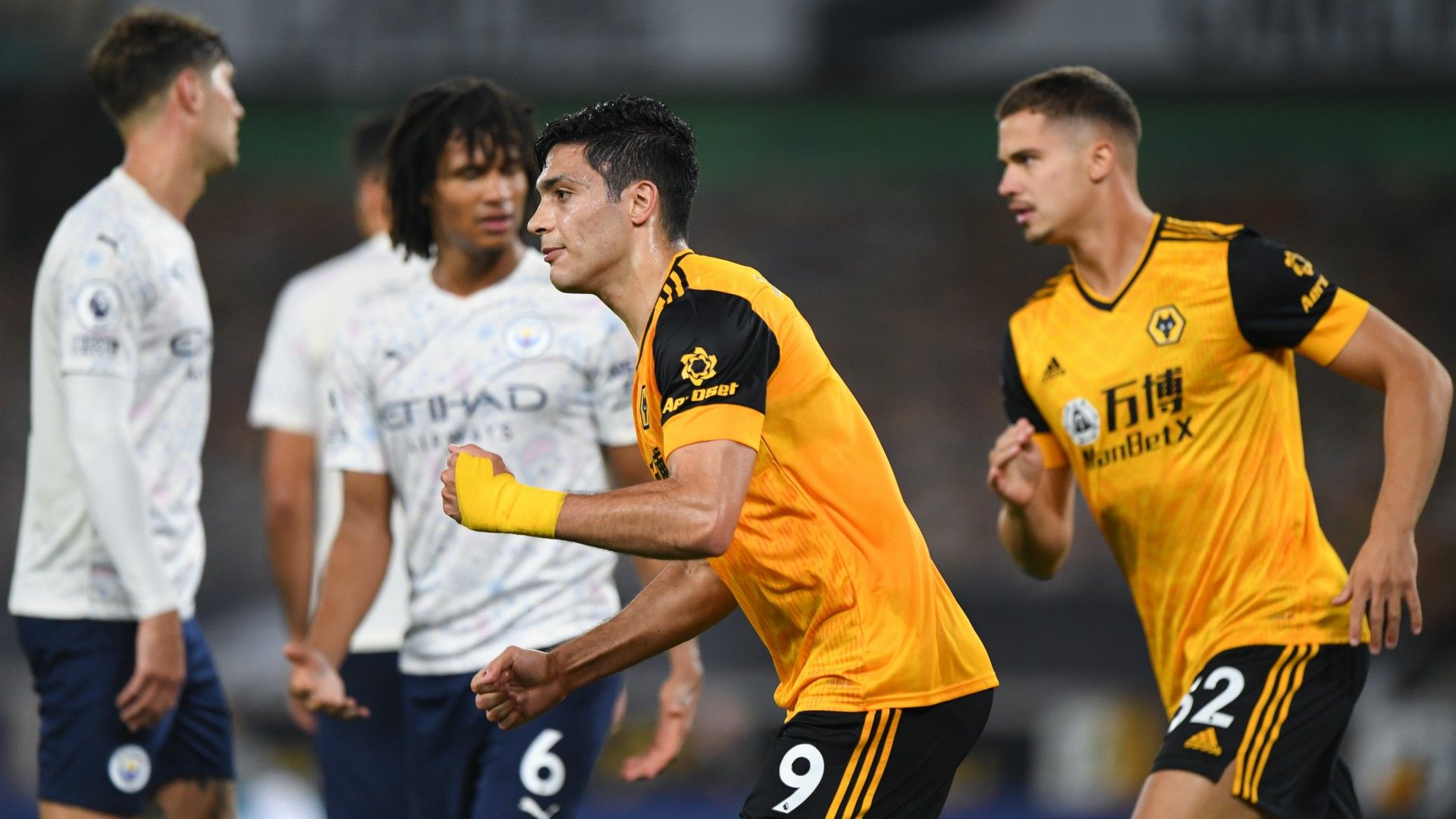 Raúl Jiménez Wolves Manchester City