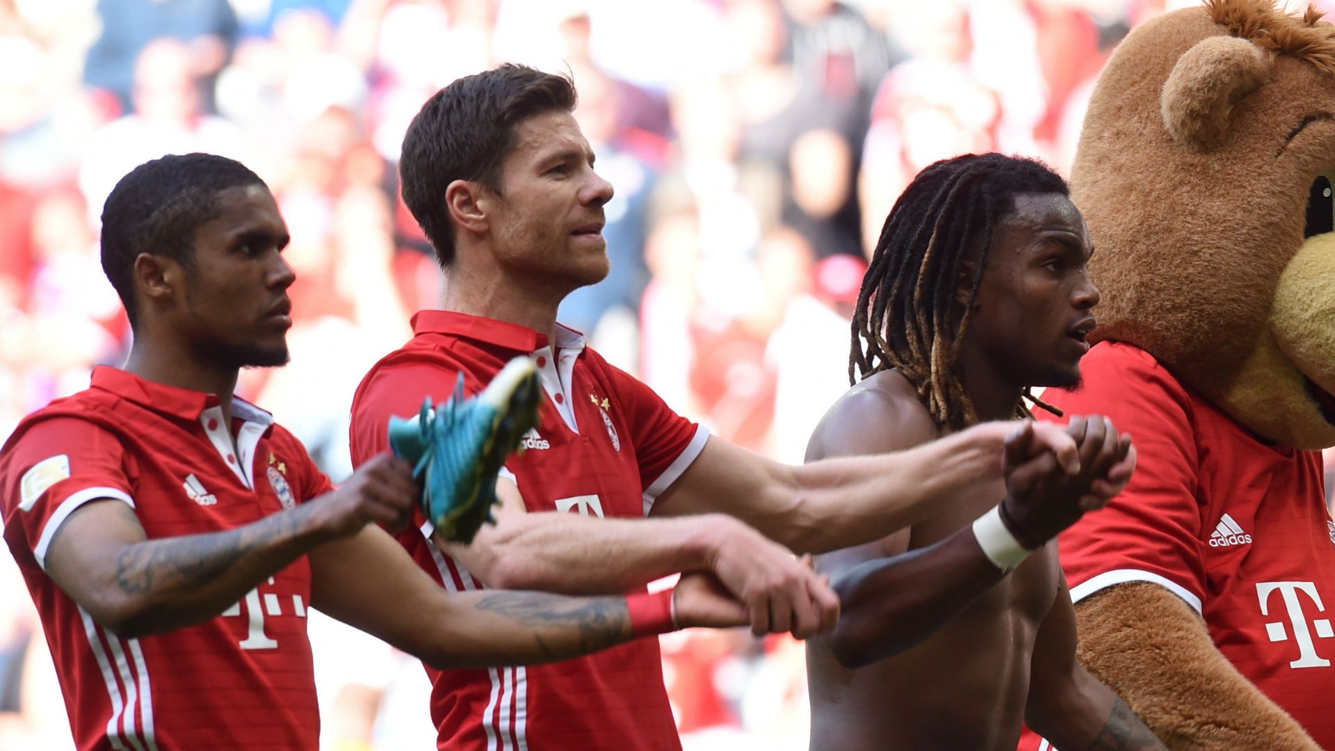 Douglas Costa Xabi Alonso Renato Sanches Bayern Munich