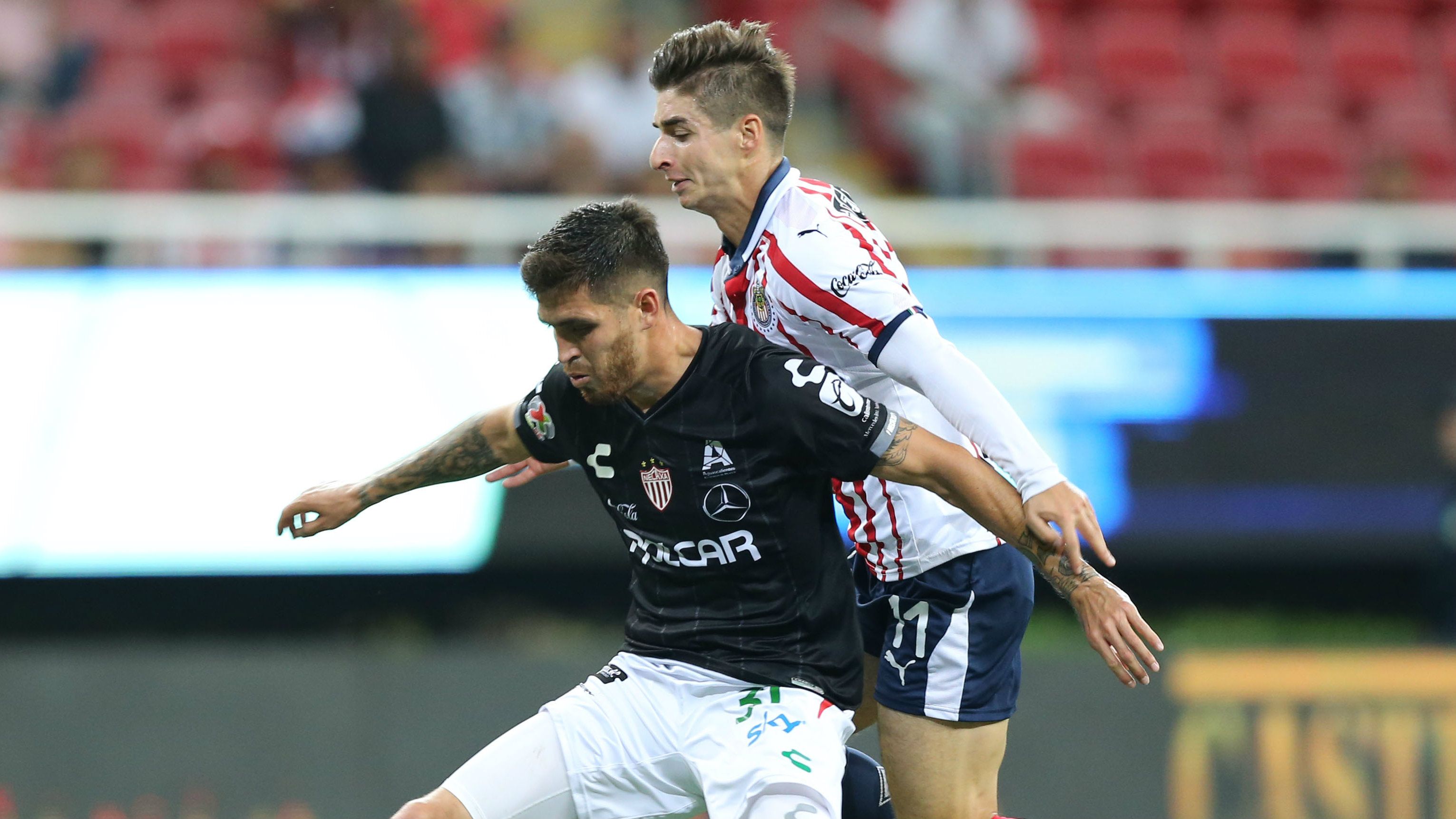 Ventura Alvarado Isaac Brizuela Necaxa Chivas 121018