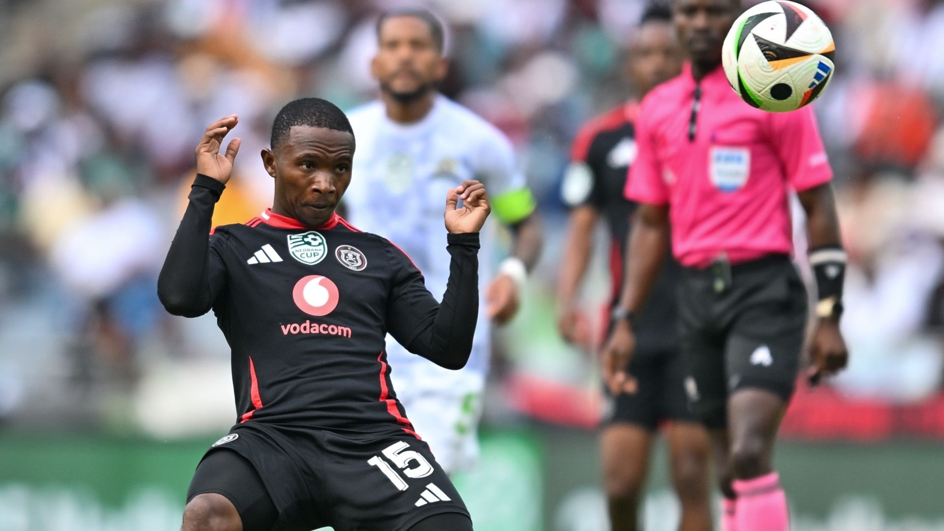 Ndabayithethwa Ndlondlo, Orlando Pirates