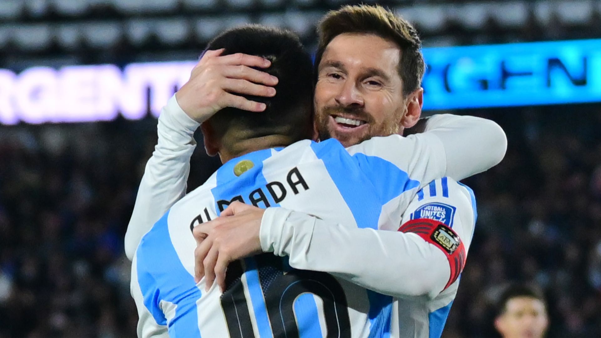 Lionel Messi Thiago Almada Argentina 2025