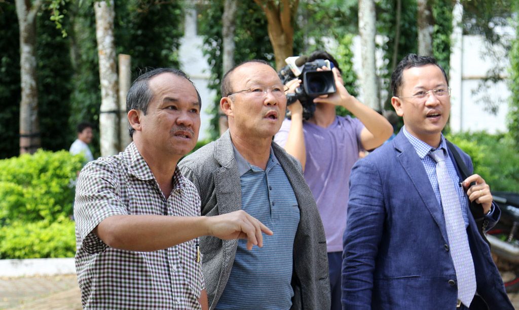 Bầu Đức & HLV Park Hang Seo, Chung Hae Soung