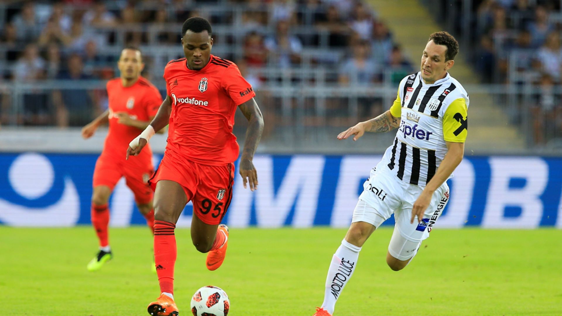 Cyle Larin LASK Linz Besiktas
