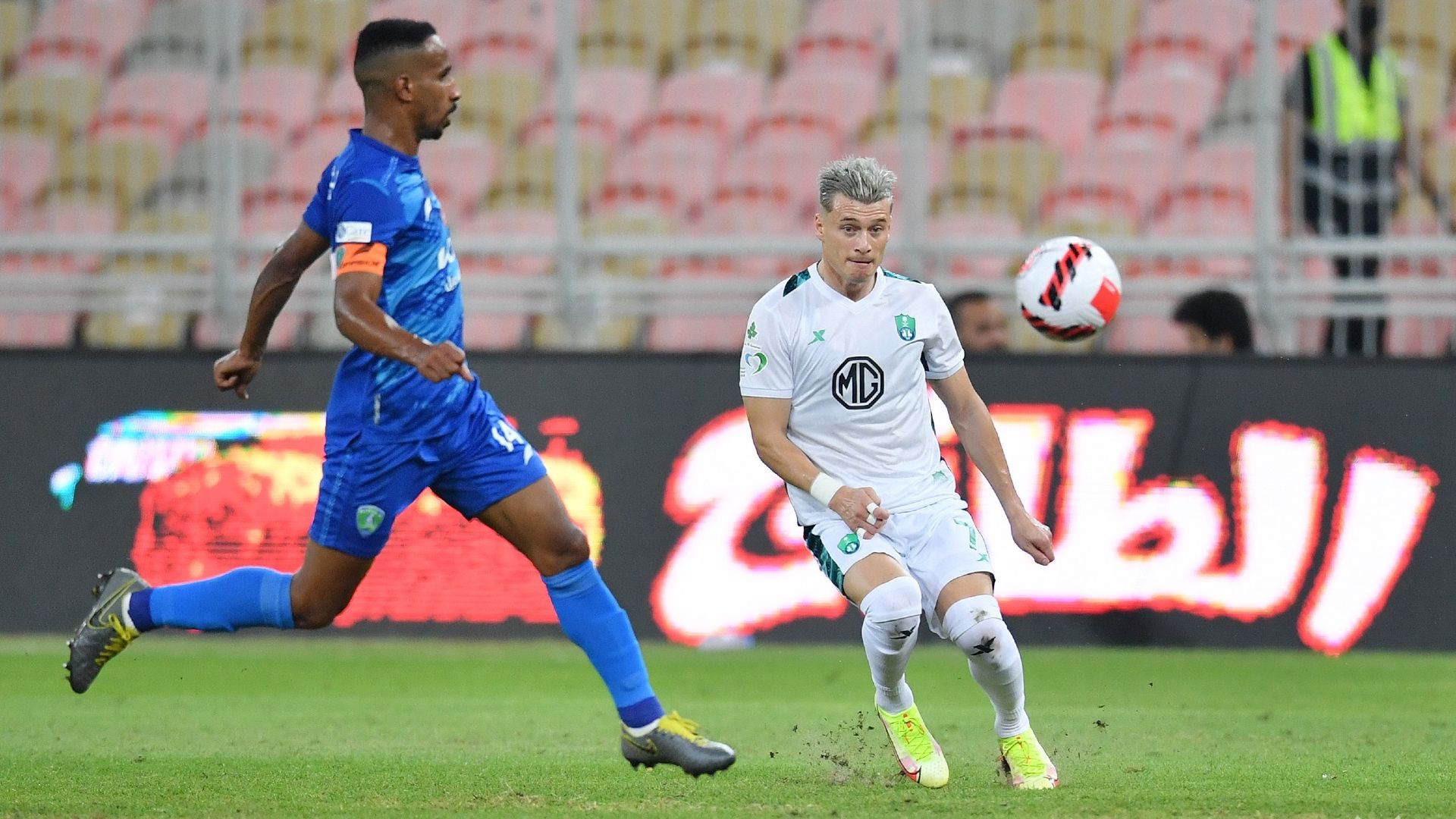 Ezgjan Alioski Mohammed Al Fuhaid Al Ahli Al Fateh SPL 17.09.2021