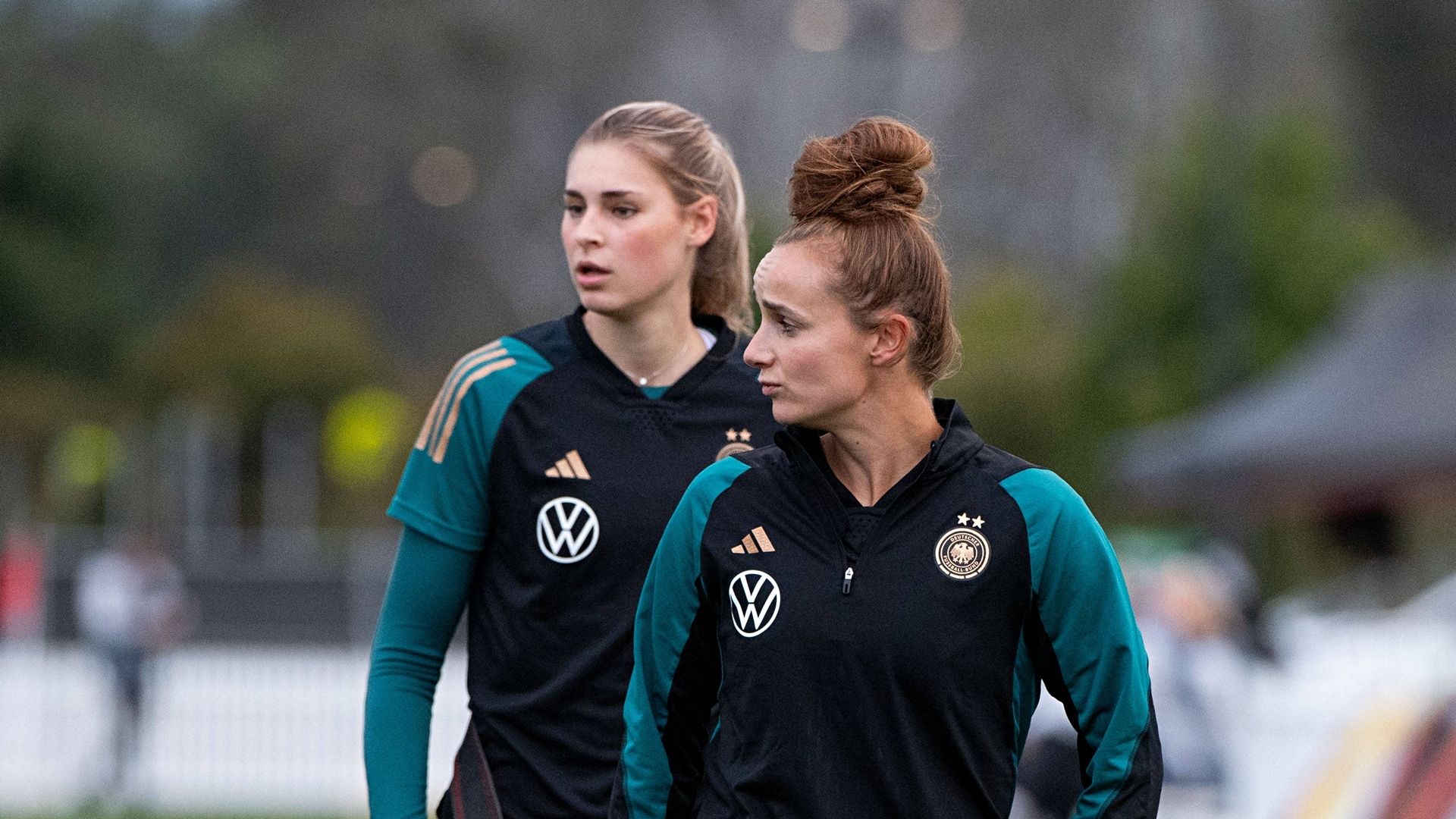 Jule Brand und Lina Magull beim DFB