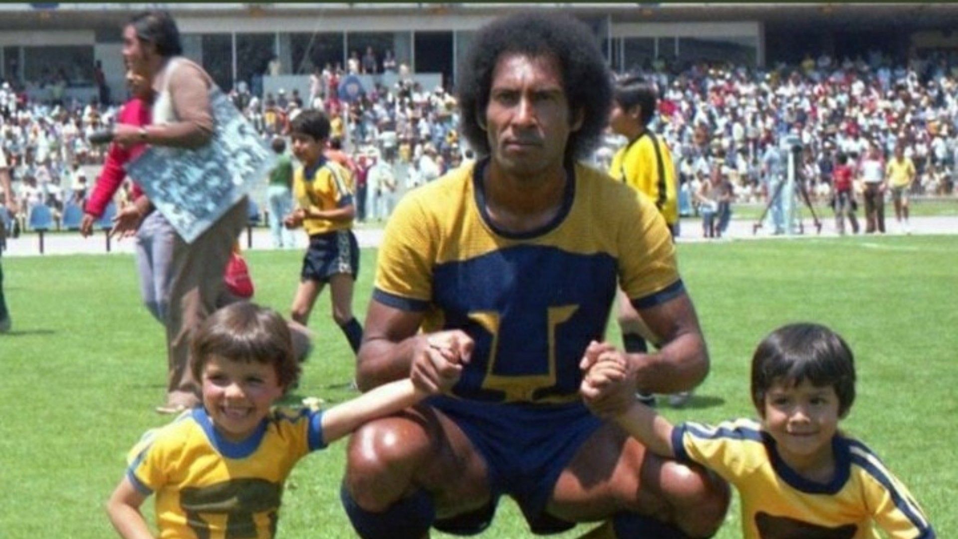 Cabinho con dos niños en Pumas